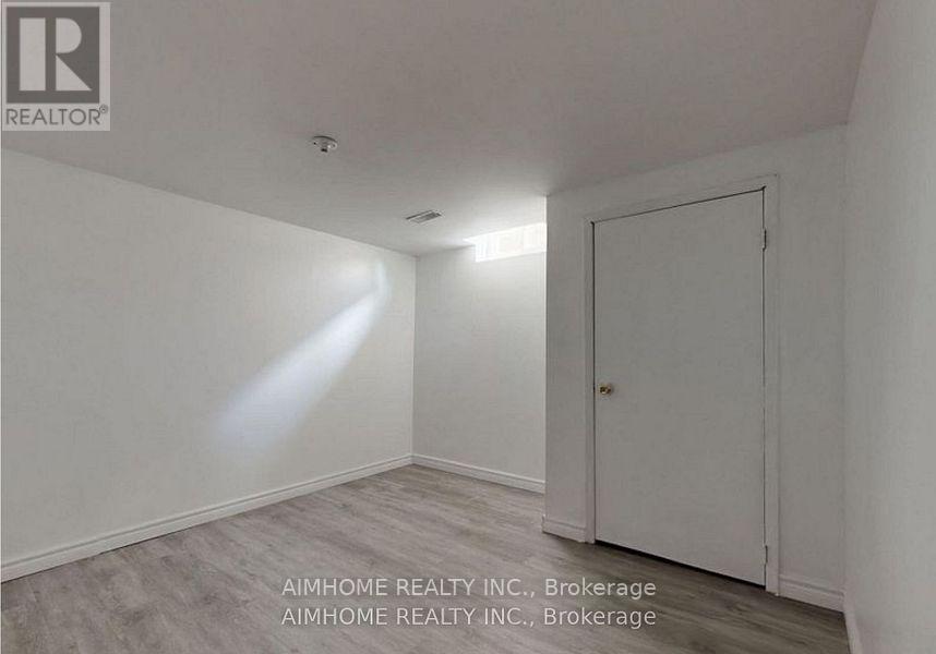 125 Roxanne Crescent, Toronto, Ontario  M1V 4J3 - Photo 9 - E12489098