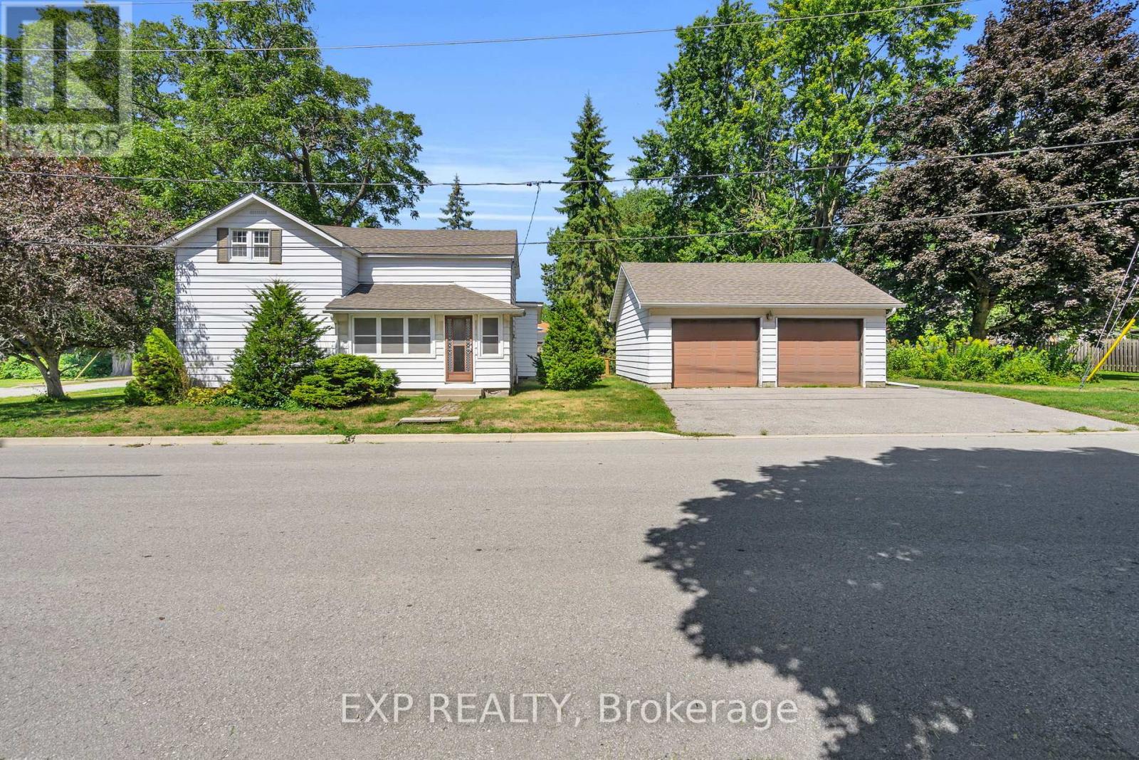 39 RIVER STREET, Georgina, Ontario