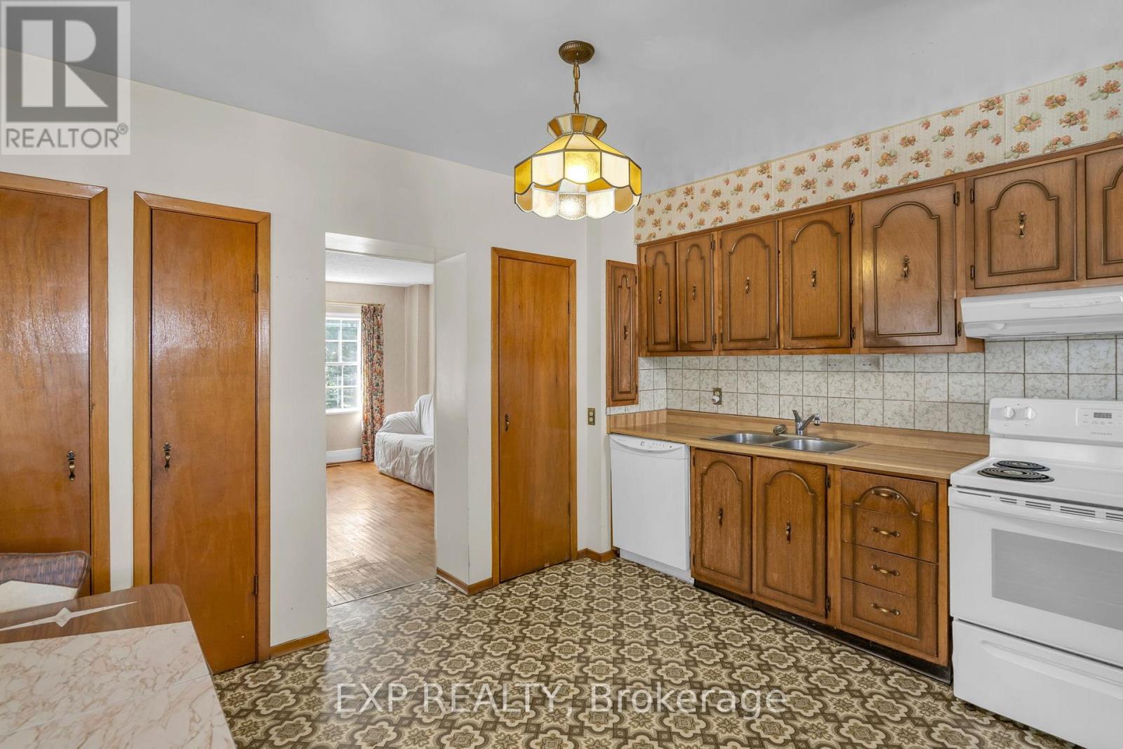 39 River Street, Georgina, Ontario  L0E 1R0 - Photo 9 - N12489092