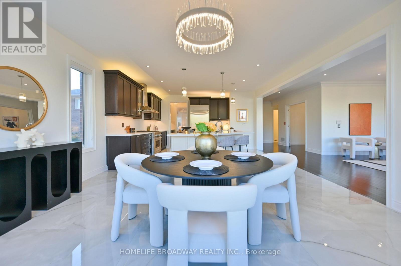 55 Avenue Road, Richmond Hill, Ontario  L4C 6B7 - Photo 13 - N12489108