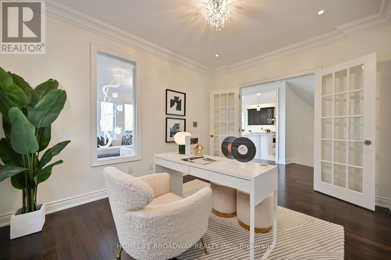 55 Avenue Road, Richmond Hill, Ontario  L4C 6B7 - Photo 18 - N12489108