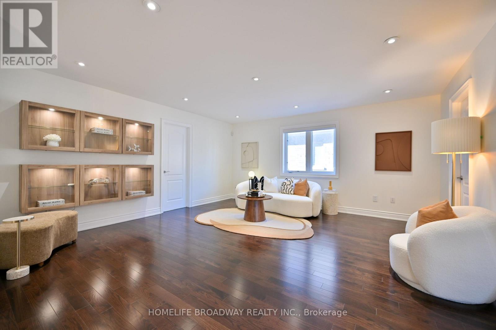 55 Avenue Road, Richmond Hill, Ontario  L4C 6B7 - Photo 22 - N12489108