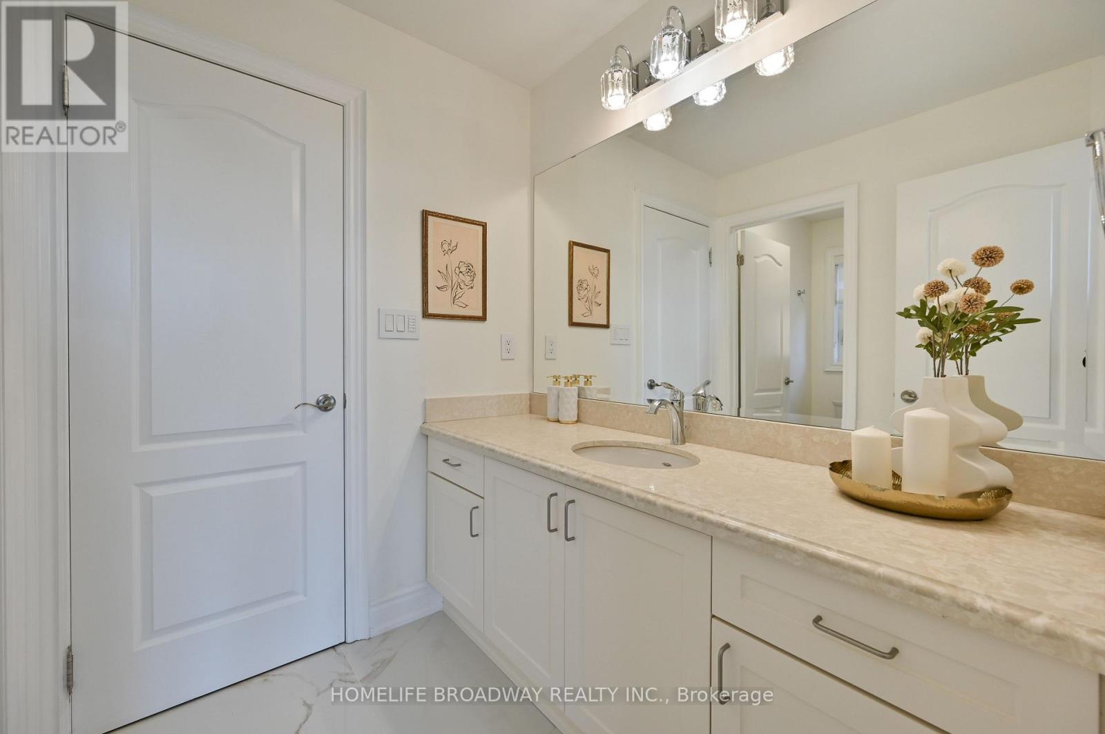 55 Avenue Road, Richmond Hill, Ontario  L4C 6B7 - Photo 31 - N12489108