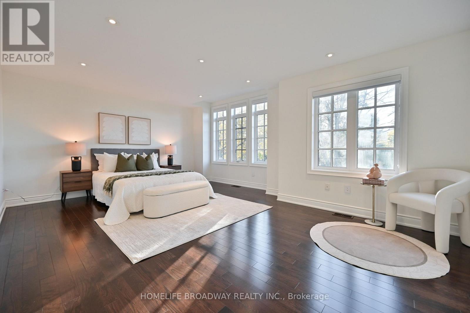 55 Avenue Road, Richmond Hill, Ontario  L4C 6B7 - Photo 34 - N12489108