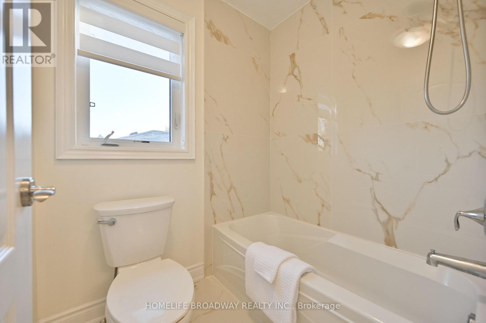 55 Avenue Road, Richmond Hill, Ontario  L4C 6B7 - Photo 37 - N12489108