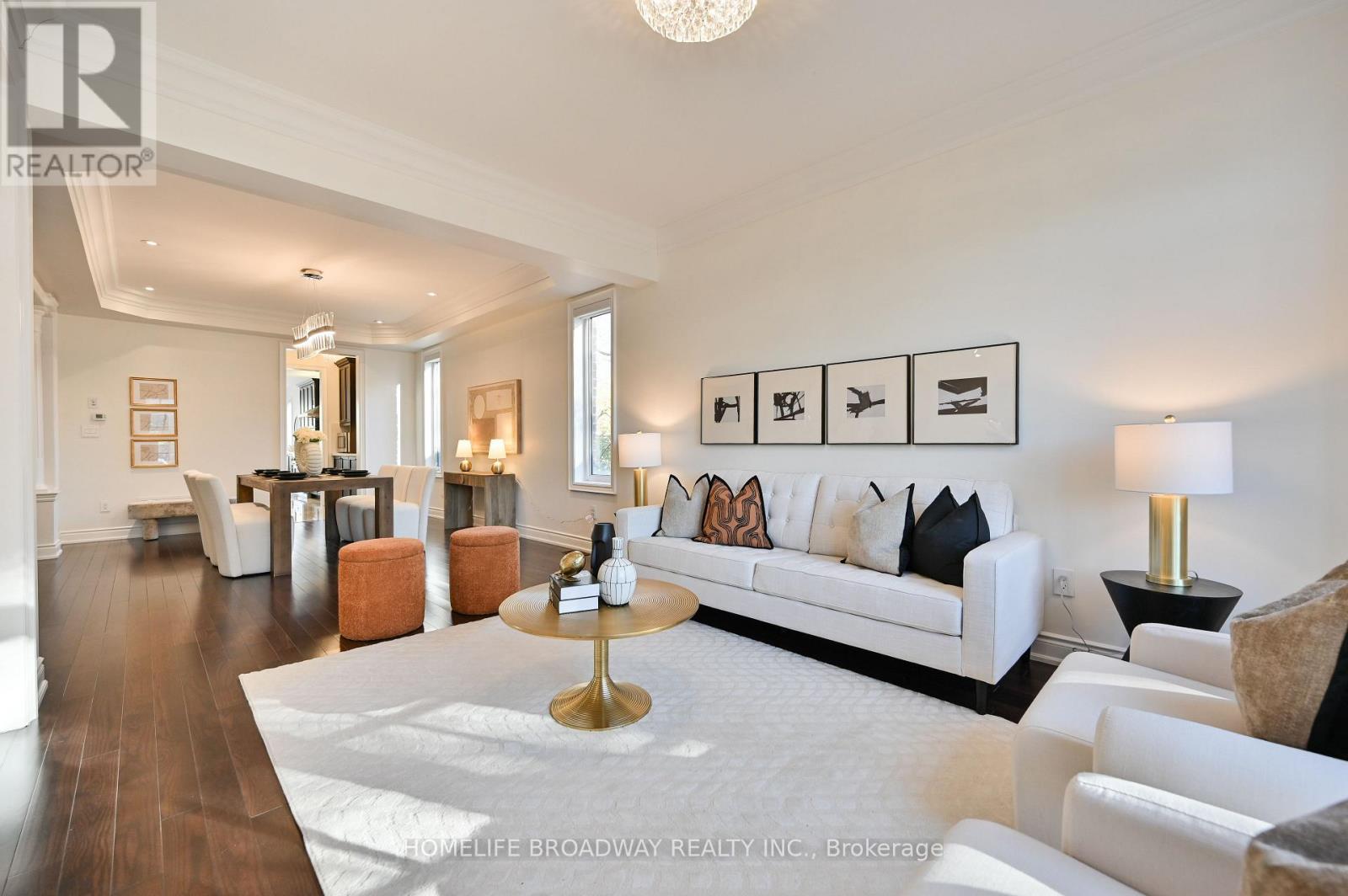 55 Avenue Road, Richmond Hill, Ontario  L4C 6B7 - Photo 5 - N12489108