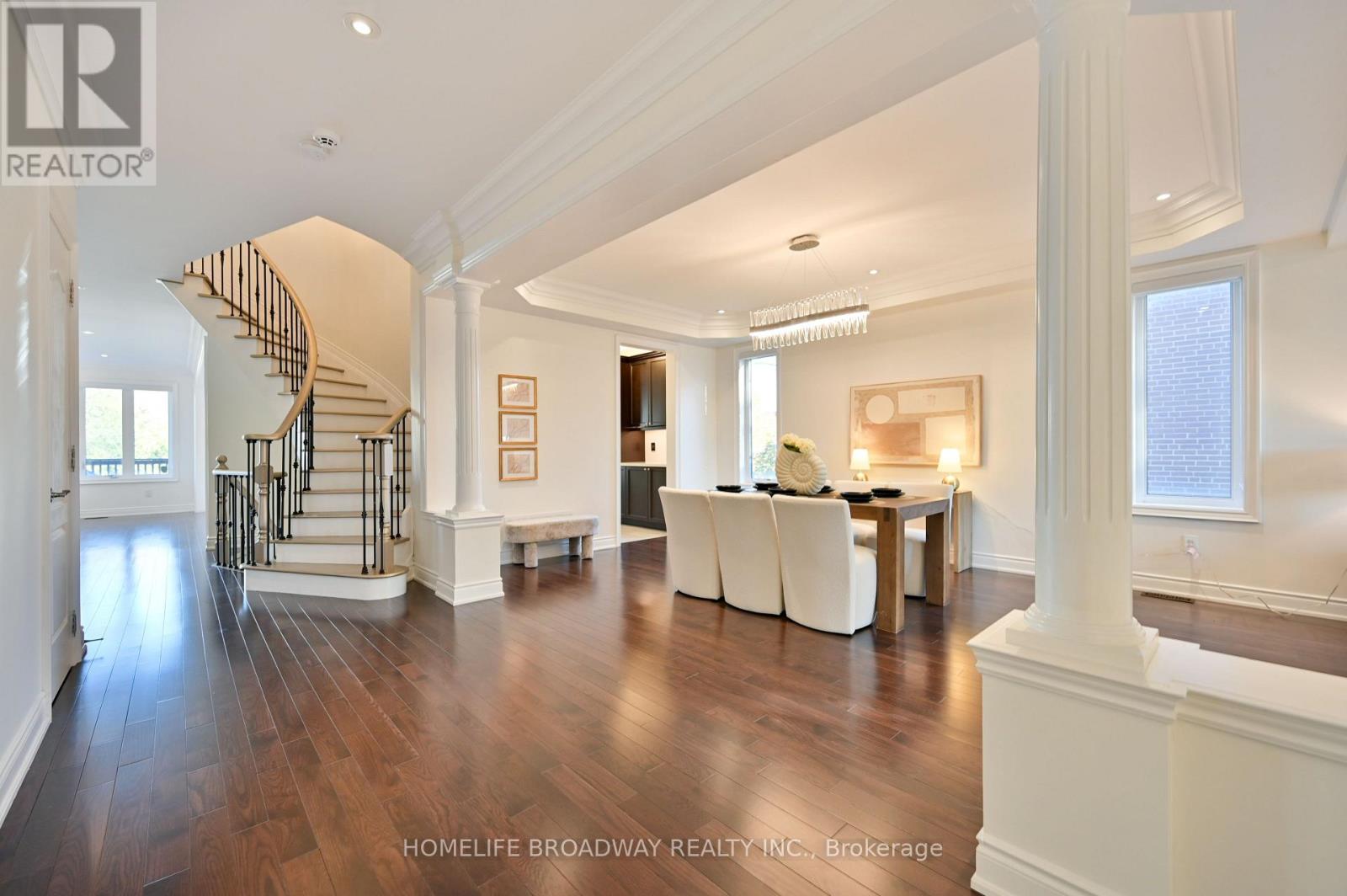 55 Avenue Road, Richmond Hill, Ontario  L4C 6B7 - Photo 8 - N12489108