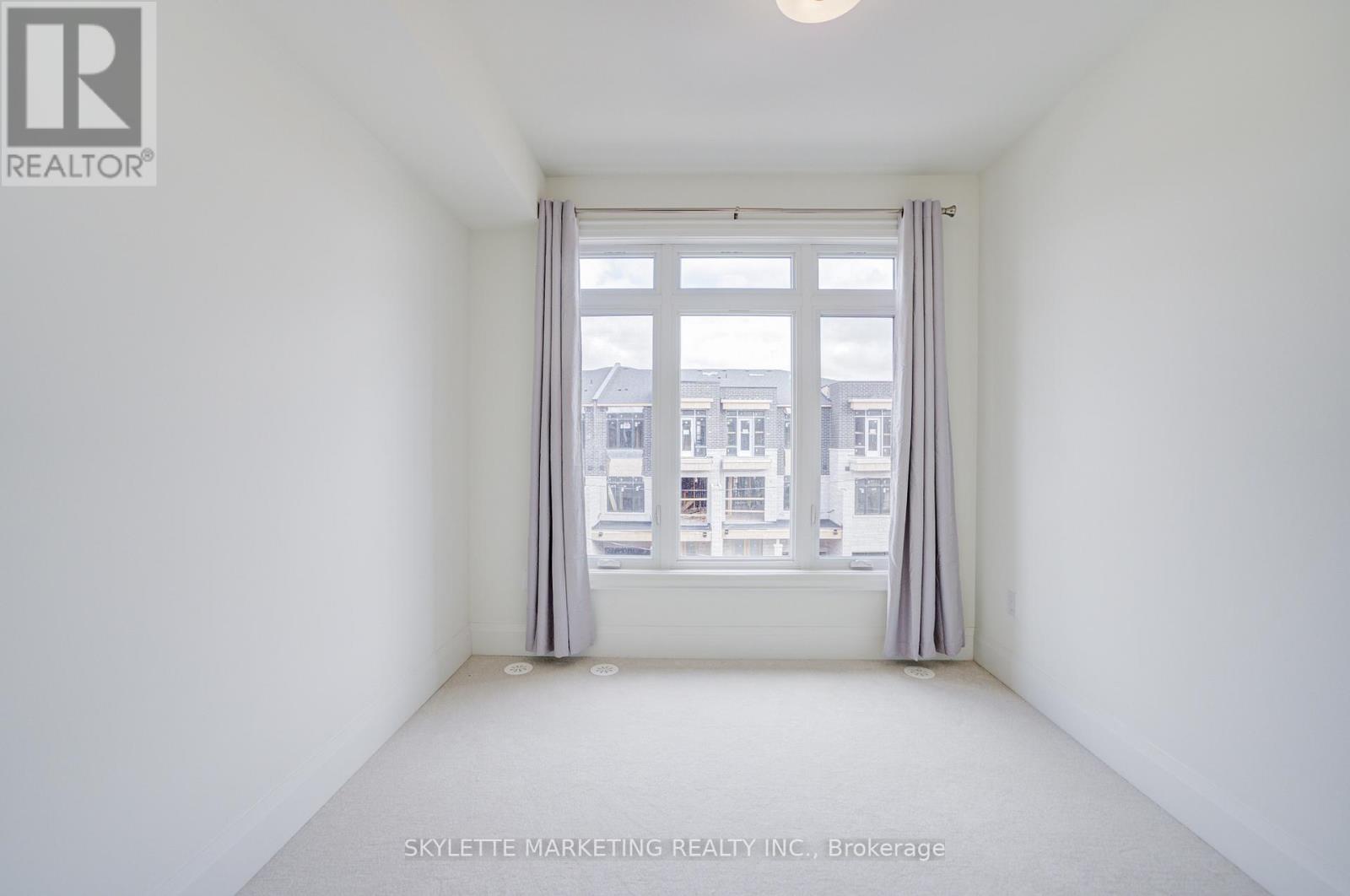 3298 Azam Way, Oakville, Ontario  L6M 5S2 - Photo 12 - W12489086