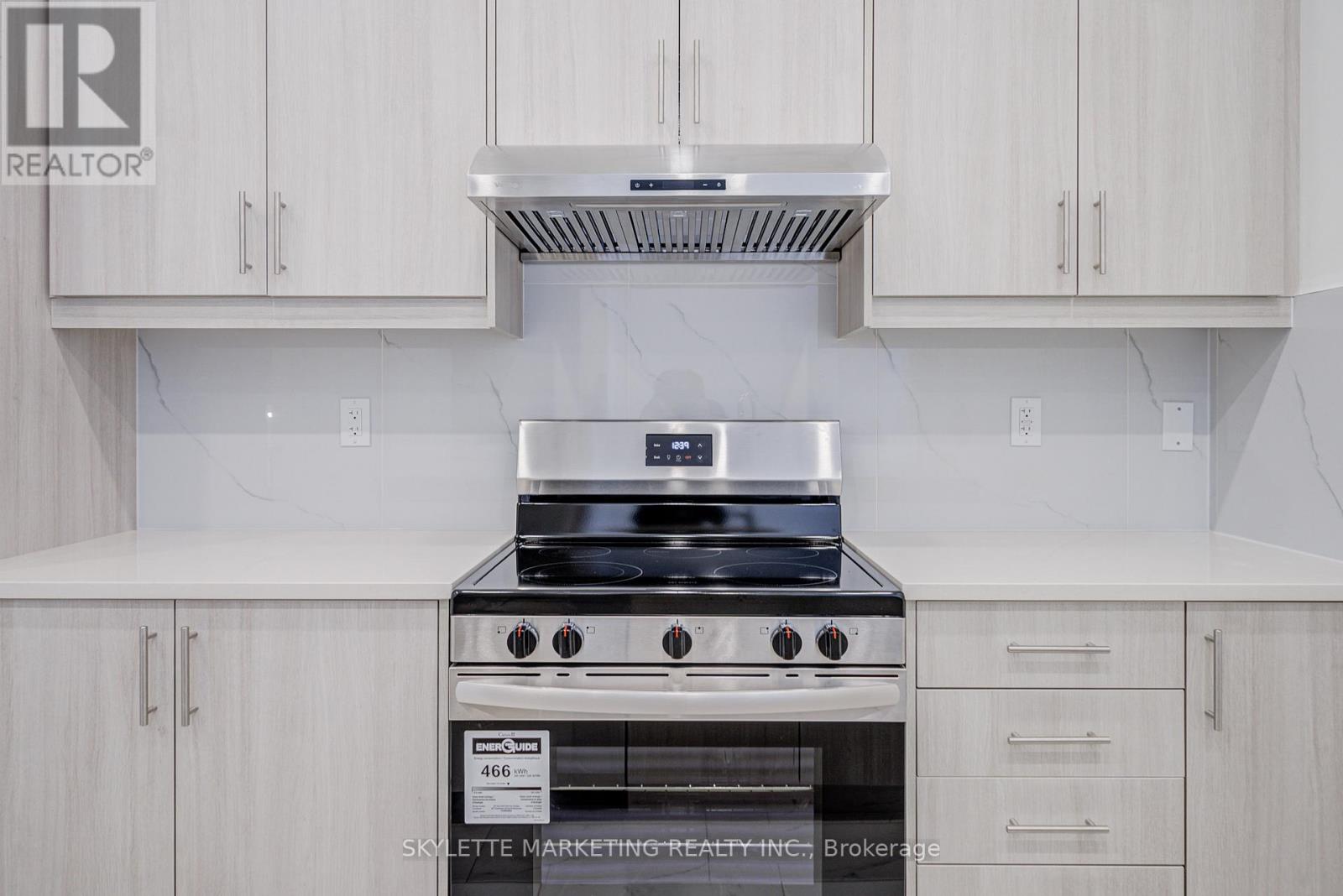 3298 Azam Way, Oakville, Ontario  L6M 5S2 - Photo 5 - W12489086