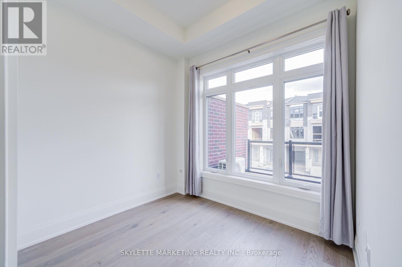 3298 Azam Way, Oakville, Ontario  L6M 5S2 - Photo 8 - W12489086