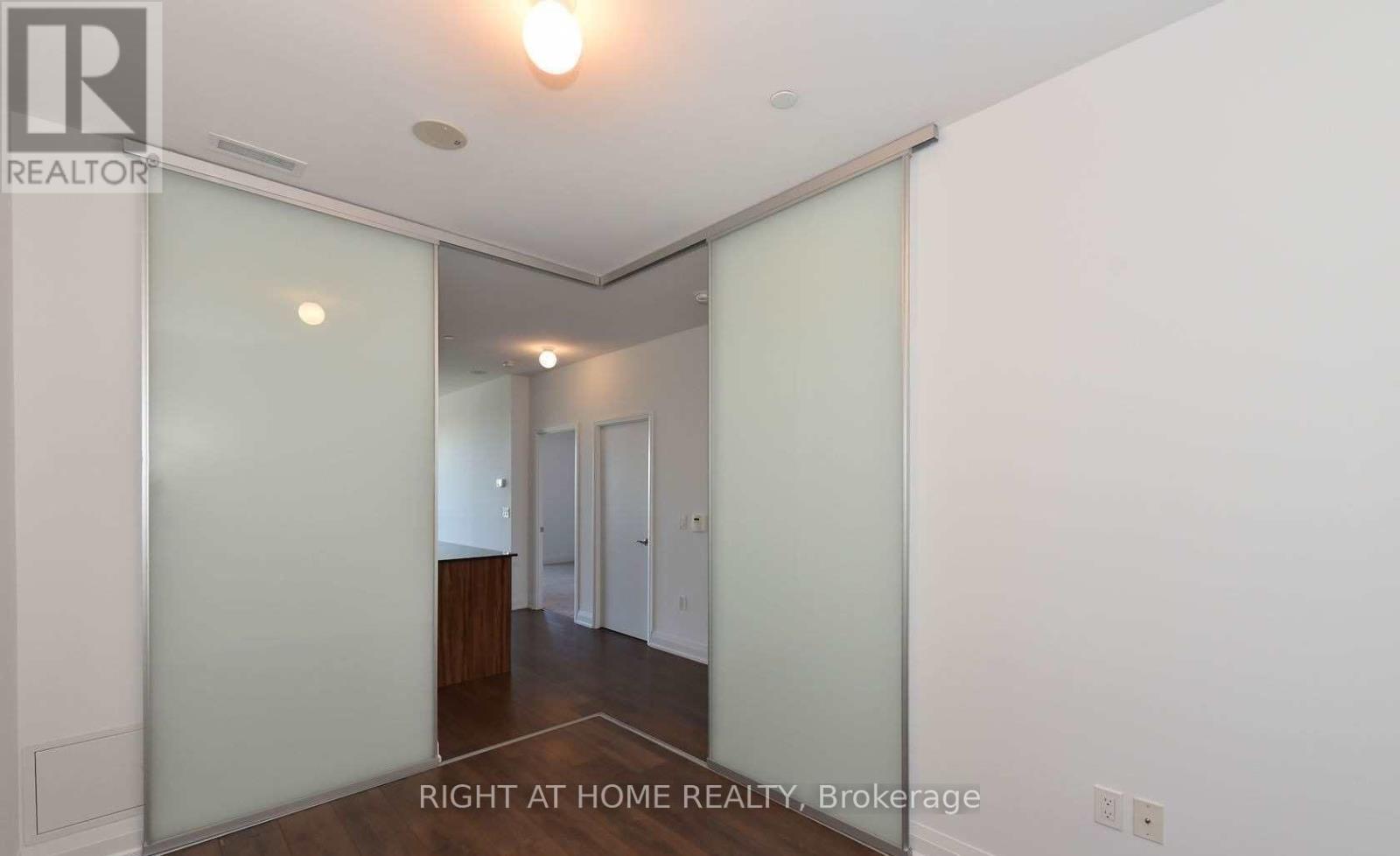 2801 - 9 Valhalla Inn Road, Toronto, Ontario  M9B 1S9 - Photo 13 - W12489088