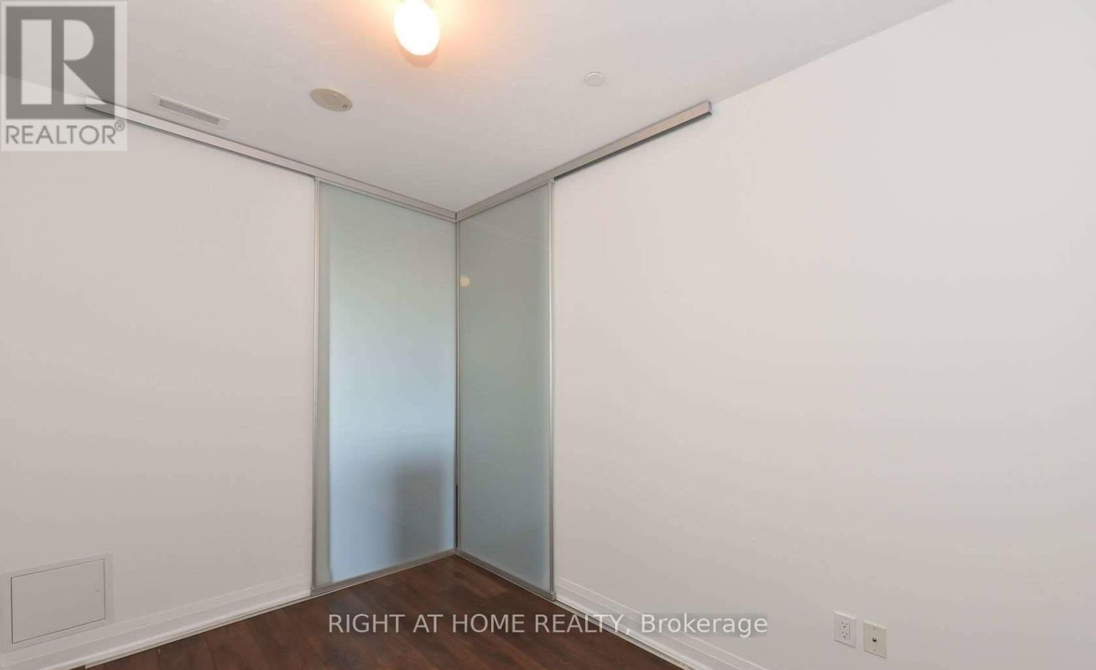 2801 - 9 Valhalla Inn Road, Toronto, Ontario  M9B 1S9 - Photo 14 - W12489088