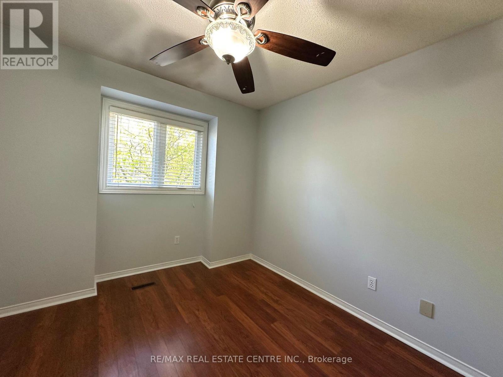 22 - 2215 Cleaver Avenue, Burlington, Ontario  L7M 4C5 - Photo 10 - W12489104