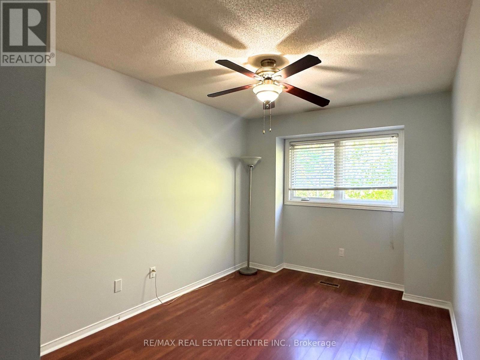 22 - 2215 Cleaver Avenue, Burlington, Ontario  L7M 4C5 - Photo 8 - W12489104