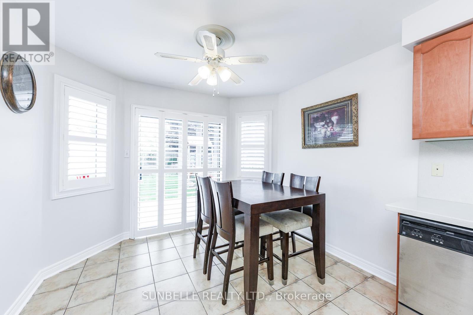 38 Sunny Glen Crescent, Brampton, Ontario  L7A 2C6 - Photo 15 - W12430765