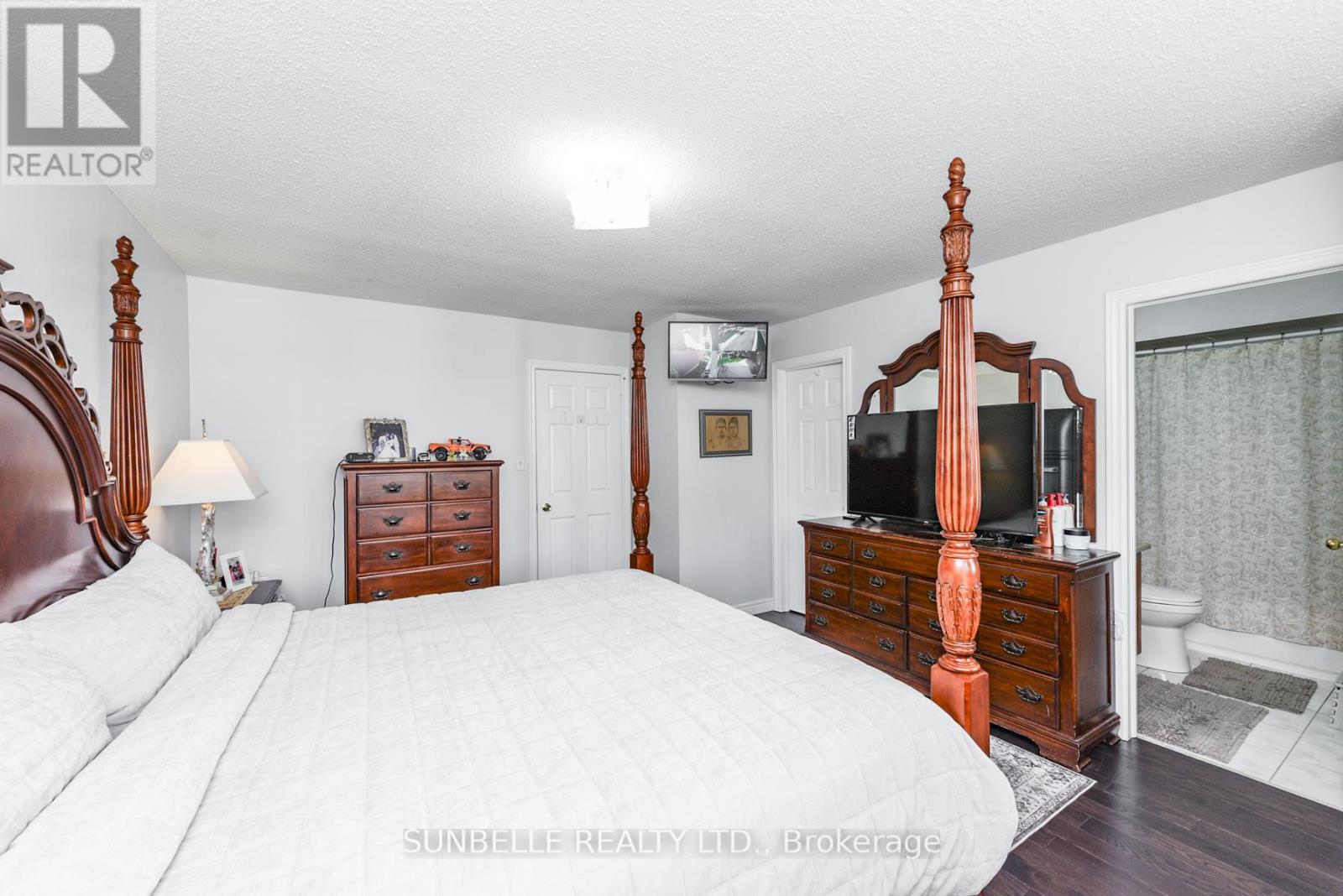 38 Sunny Glen Crescent, Brampton, Ontario  L7A 2C6 - Photo 19 - W12430765