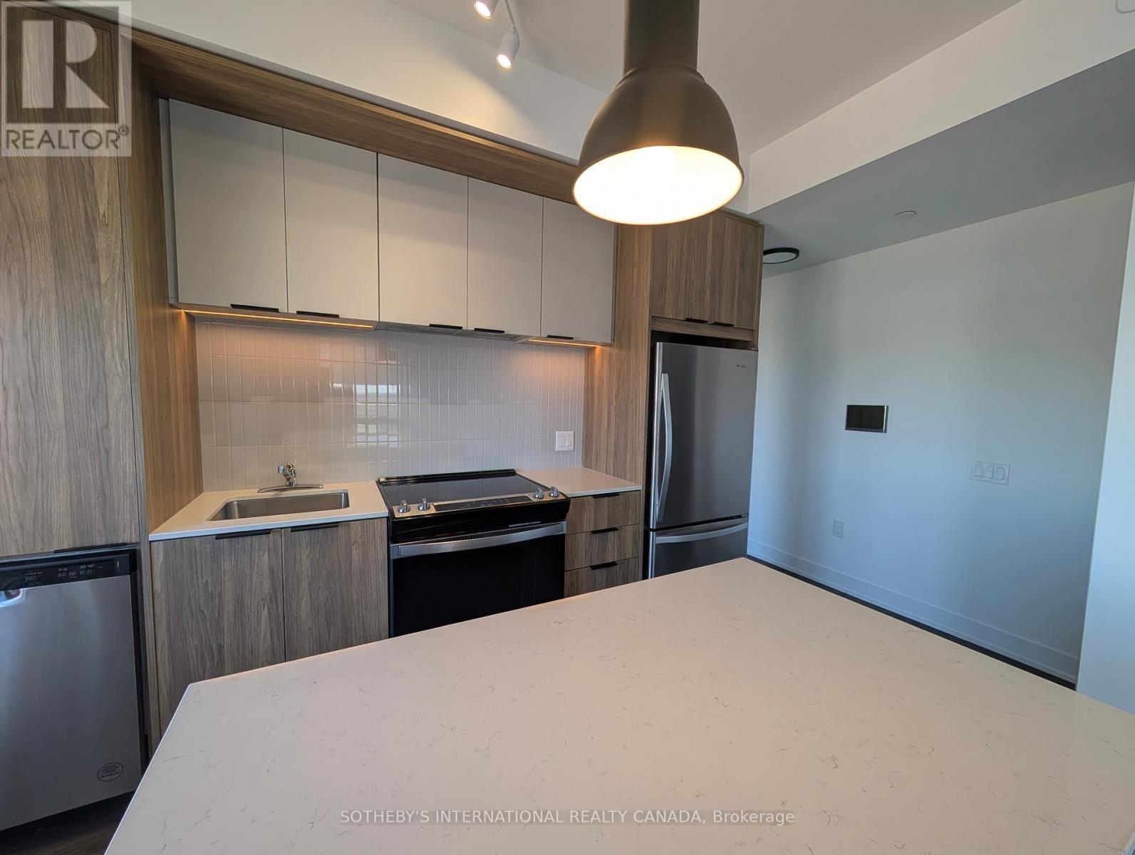 3010 - 185 Enfield Place, Mississauga, Ontario  L5B 0R3 - Photo 2 - W12481239