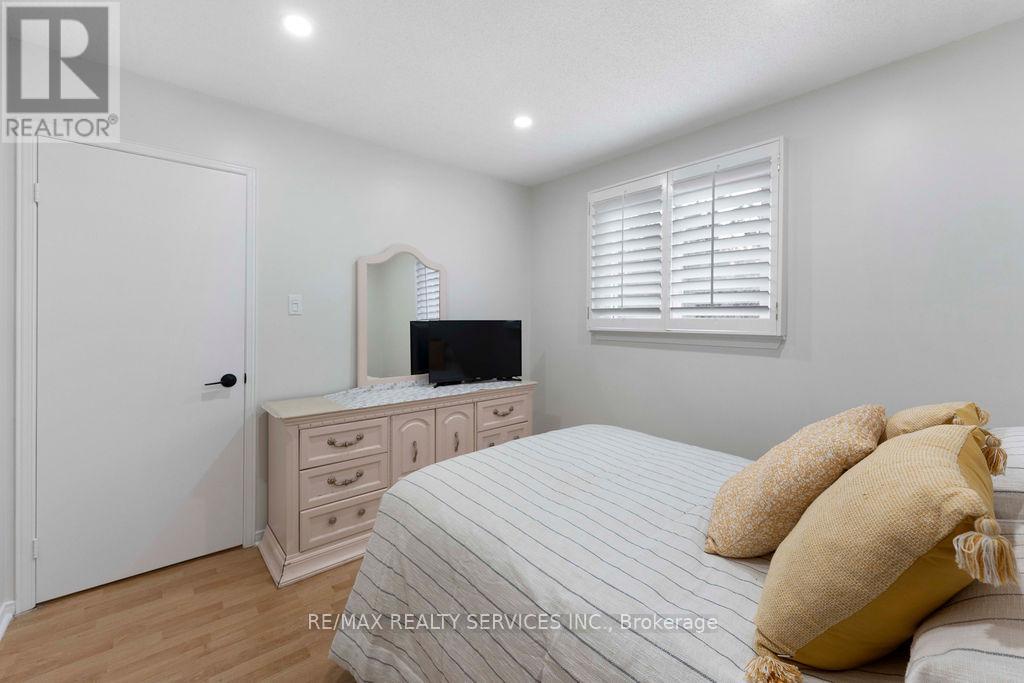 12 Nuttall Street, Brampton, Ontario  L6S 4W3 - Photo 27 - W12488344