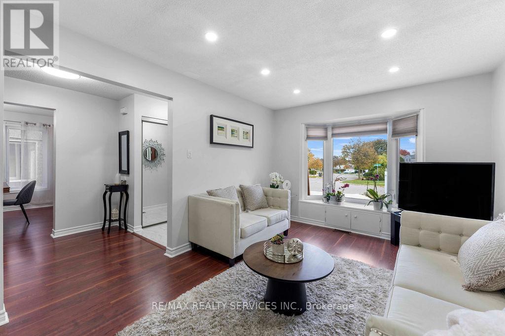 12 Nuttall Street, Brampton, Ontario  L6S 4W3 - Photo 6 - W12488344