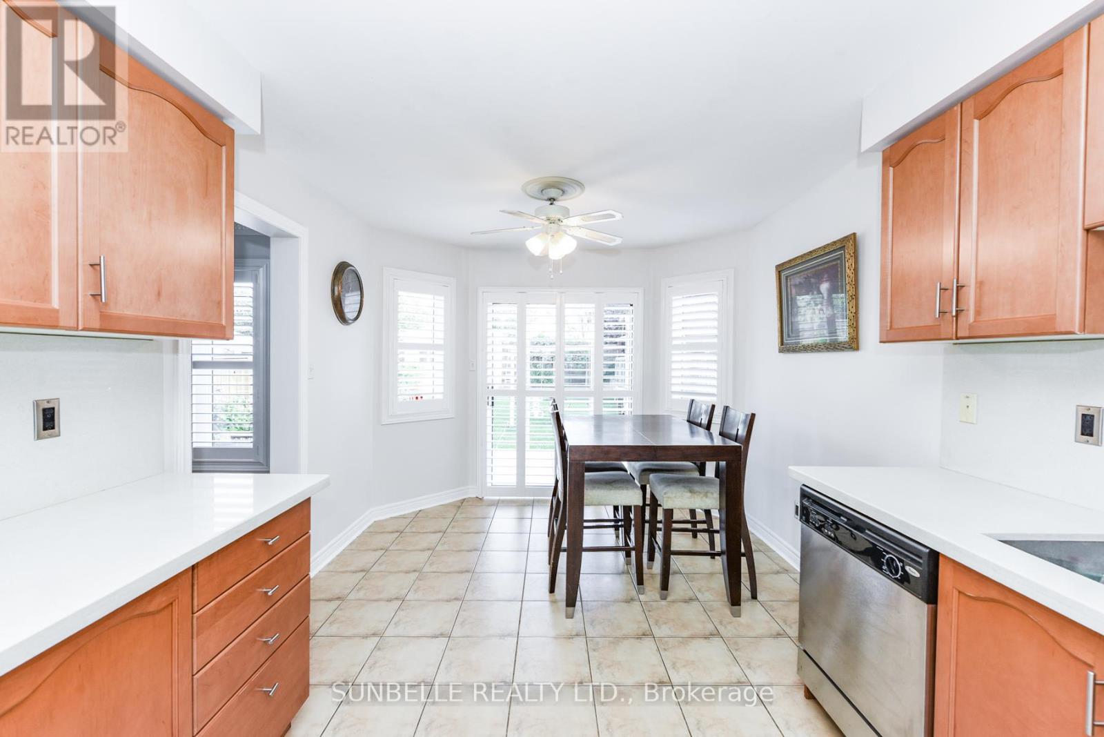 38 Sunny Glen Crescent, Brampton, Ontario  L7A 2C6 - Photo 14 - W12430765