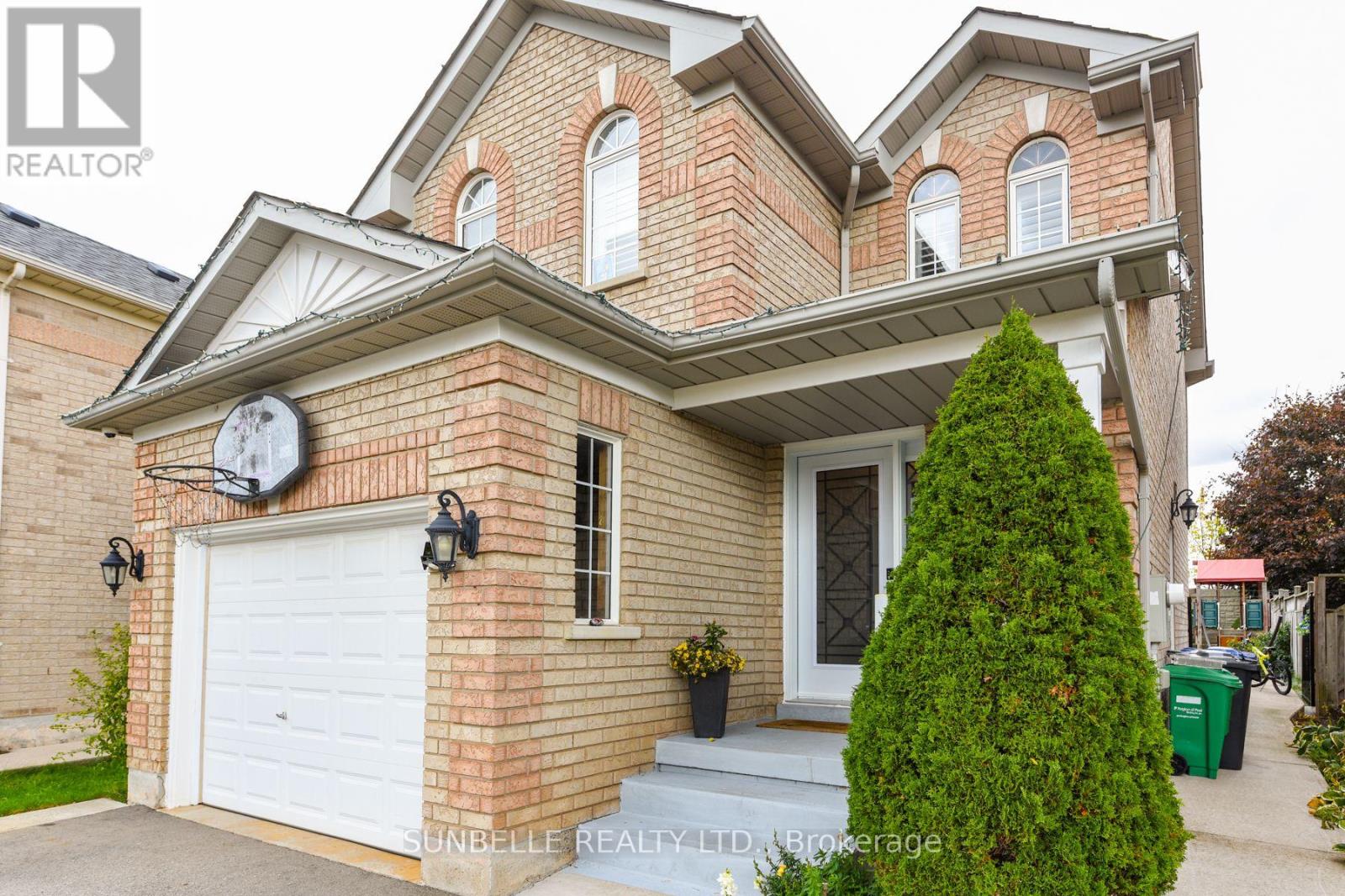 38 SUNNY GLEN CRESCENT, Brampton, Ontario