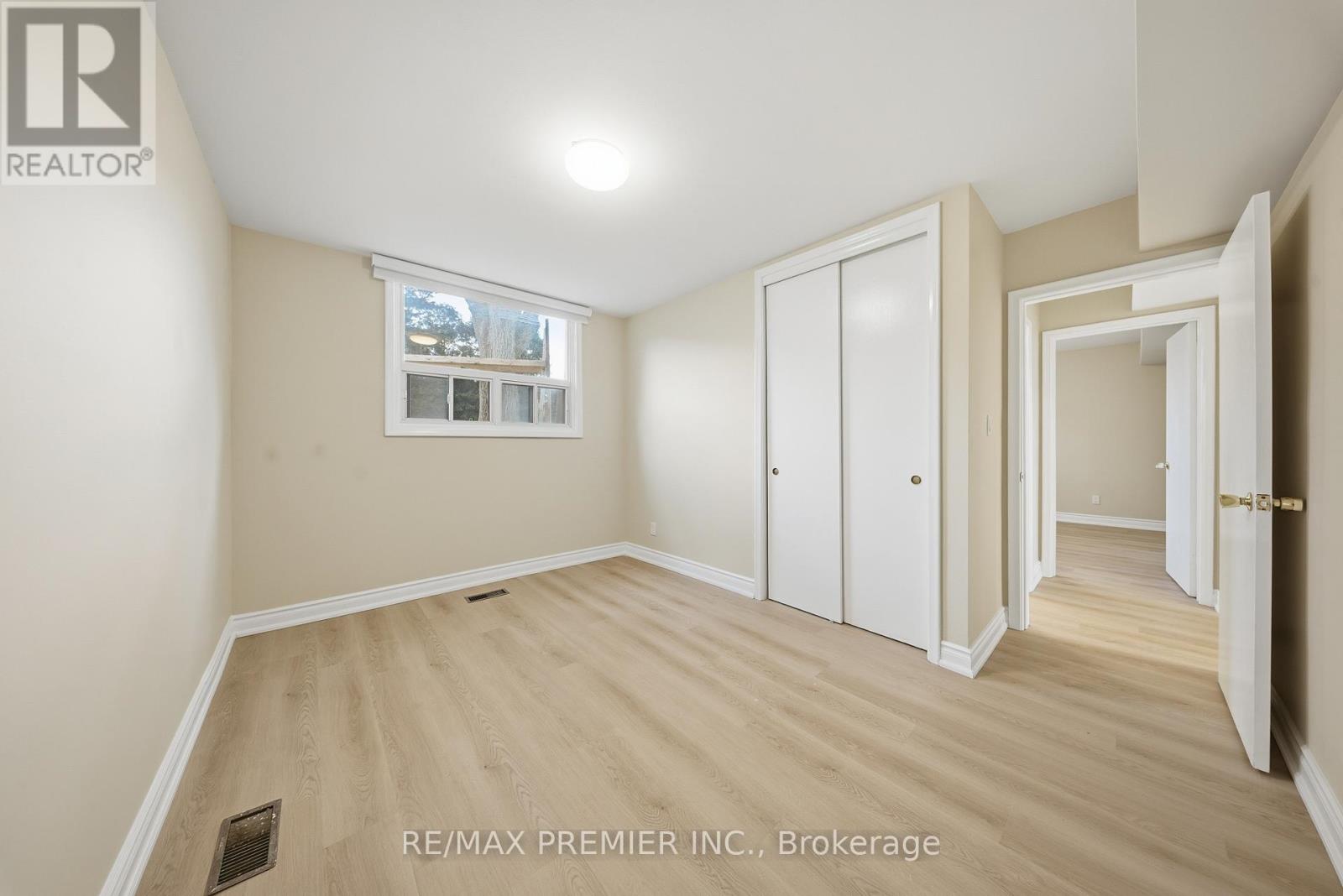 46 Samba Drive, Toronto, Ontario  M9M 2N1 - Photo 10 - W12483952