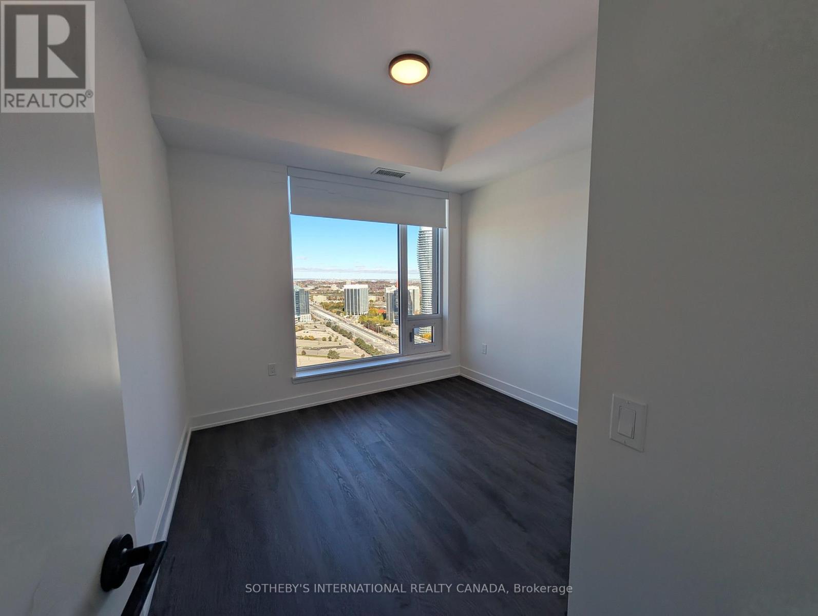 3010 - 185 Enfield Place, Mississauga, Ontario  L5B 0R3 - Photo 4 - W12481239
