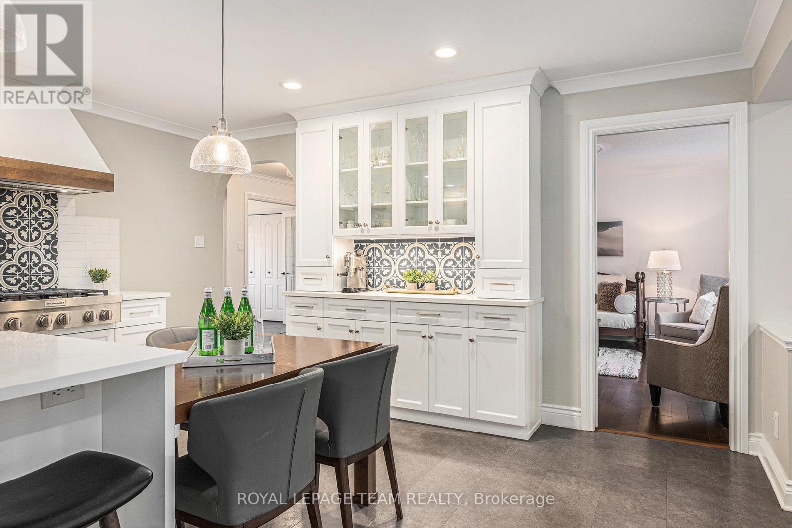 23 Cypress Gardens, Ottawa, Ontario  K2S 1W6 - Photo 12 - X12489126