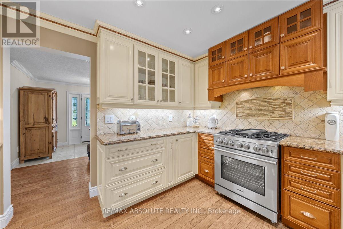 3 Buttonwood Trail, Ottawa, Ontario  K2S 1C9 - Photo 10 - X12436546