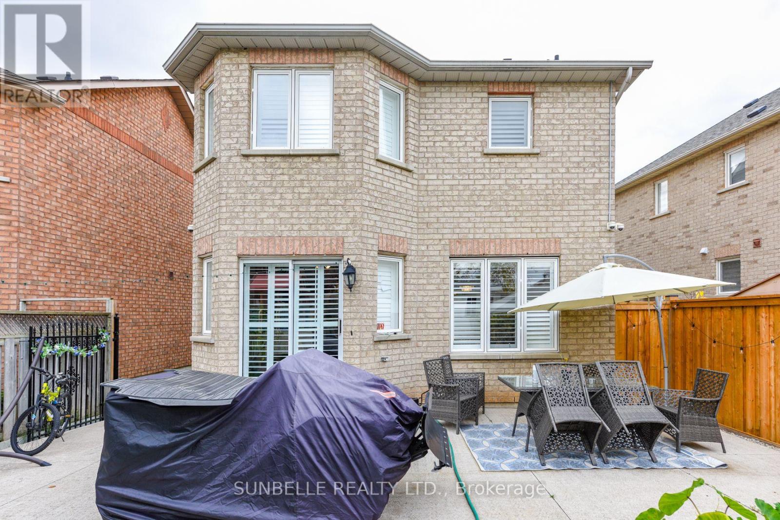 38 Sunny Glen Crescent, Brampton, Ontario  L7A 2C6 - Photo 45 - W12430765