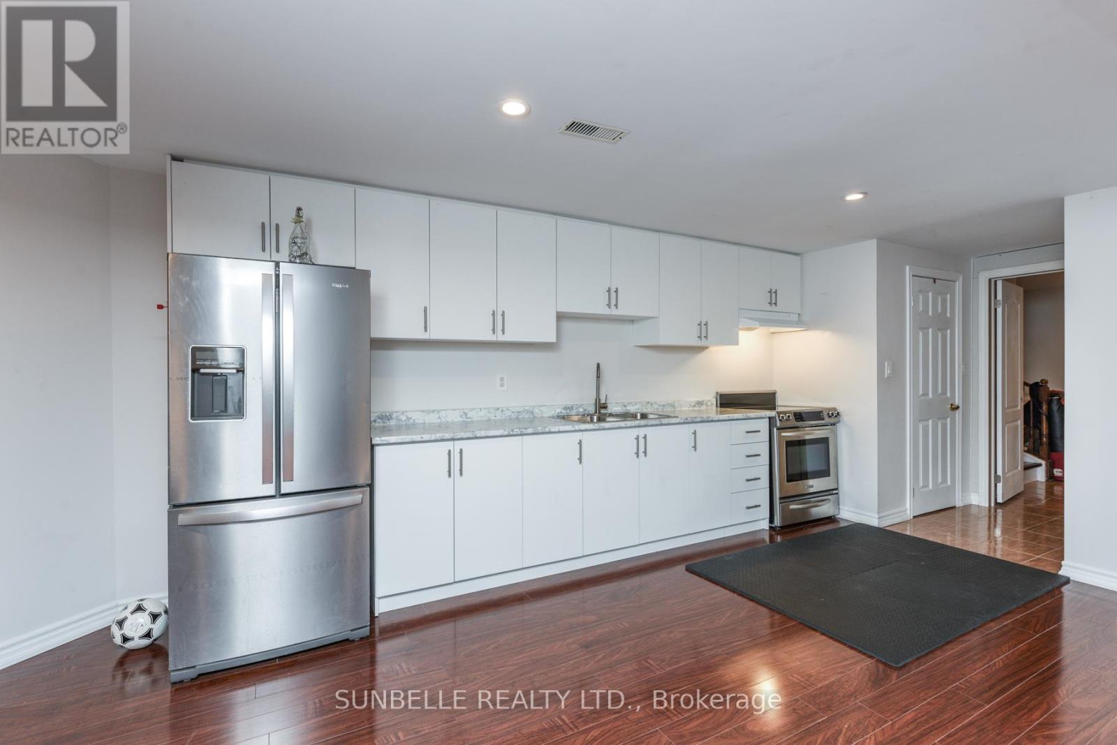 38 Sunny Glen Crescent, Brampton, Ontario  L7A 2C6 - Photo 36 - W12430765