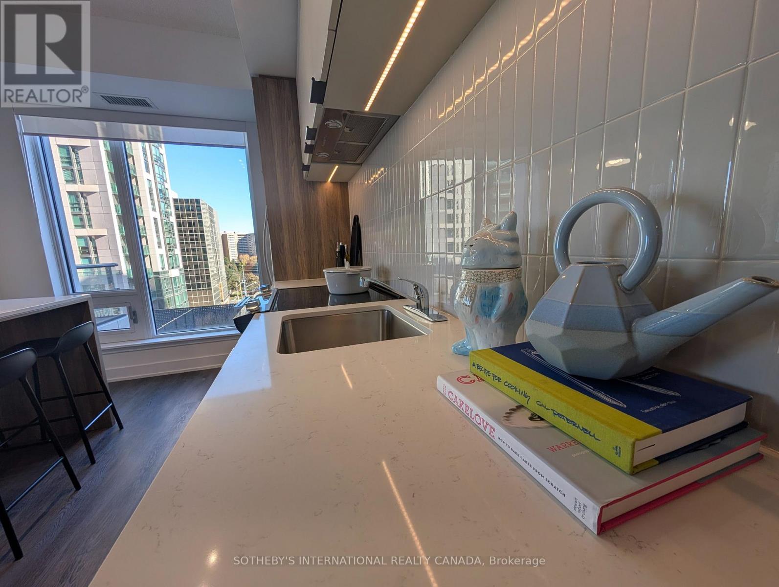 3010 - 185 Enfield Place, Mississauga, Ontario  L5B 0R3 - Photo 9 - W12481239