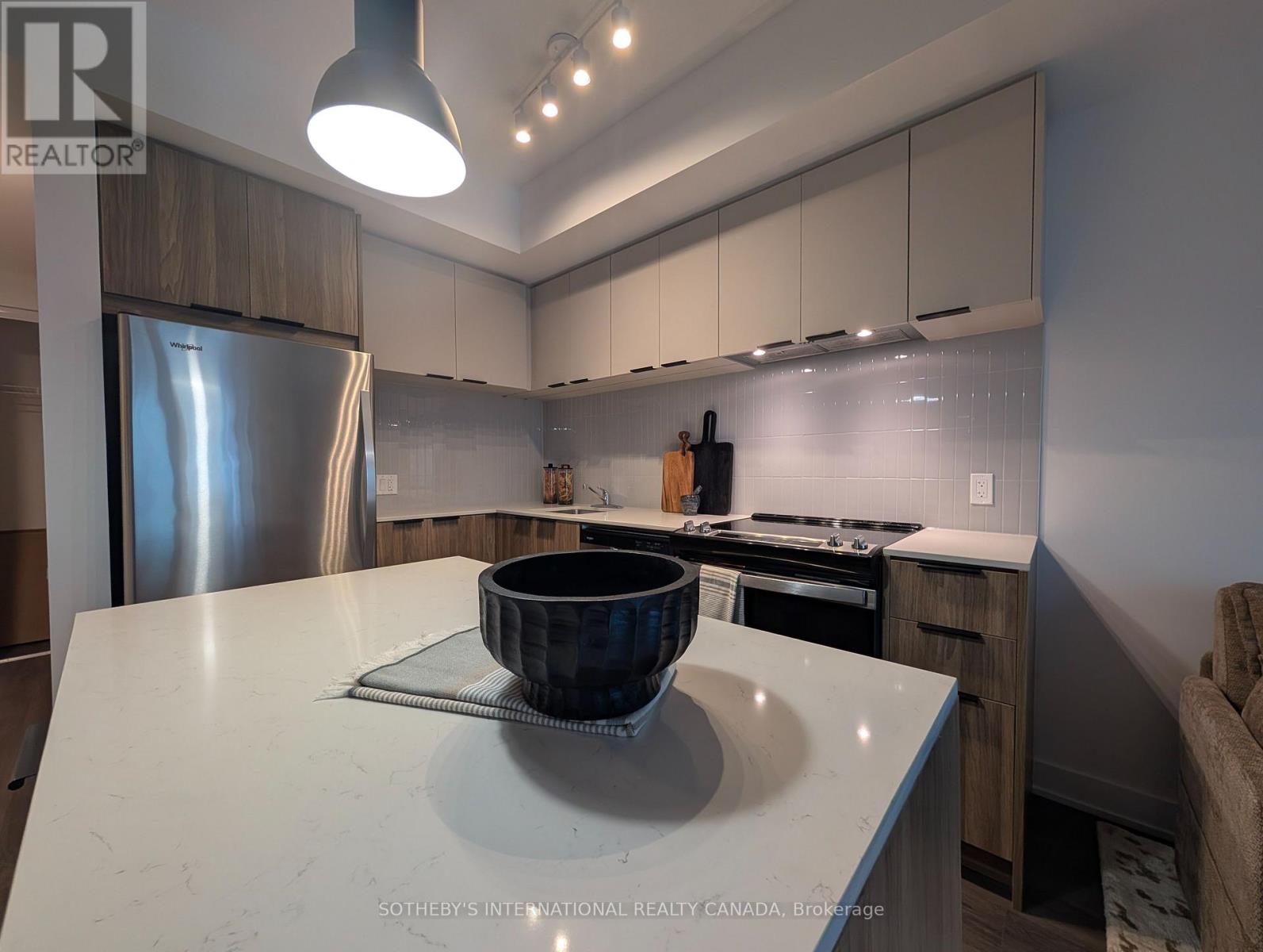 3009 - 185 Enfield Place, Mississauga, Ontario  L5B 0R3 - Photo 5 - W12481288