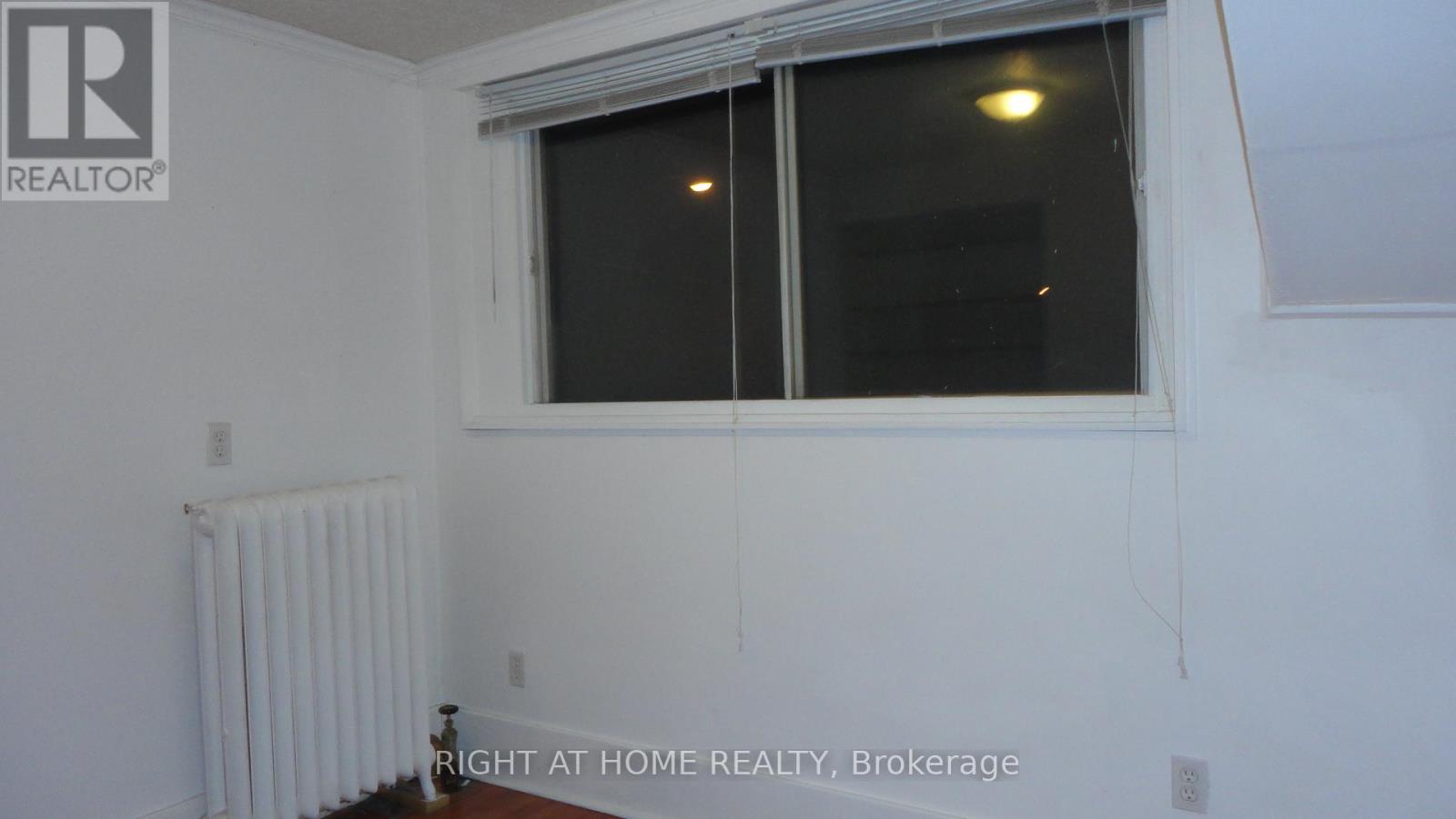 2 - 60 Long Branch Avenue, Toronto, Ontario  M8W 3J2 - Photo 7 - W12486621