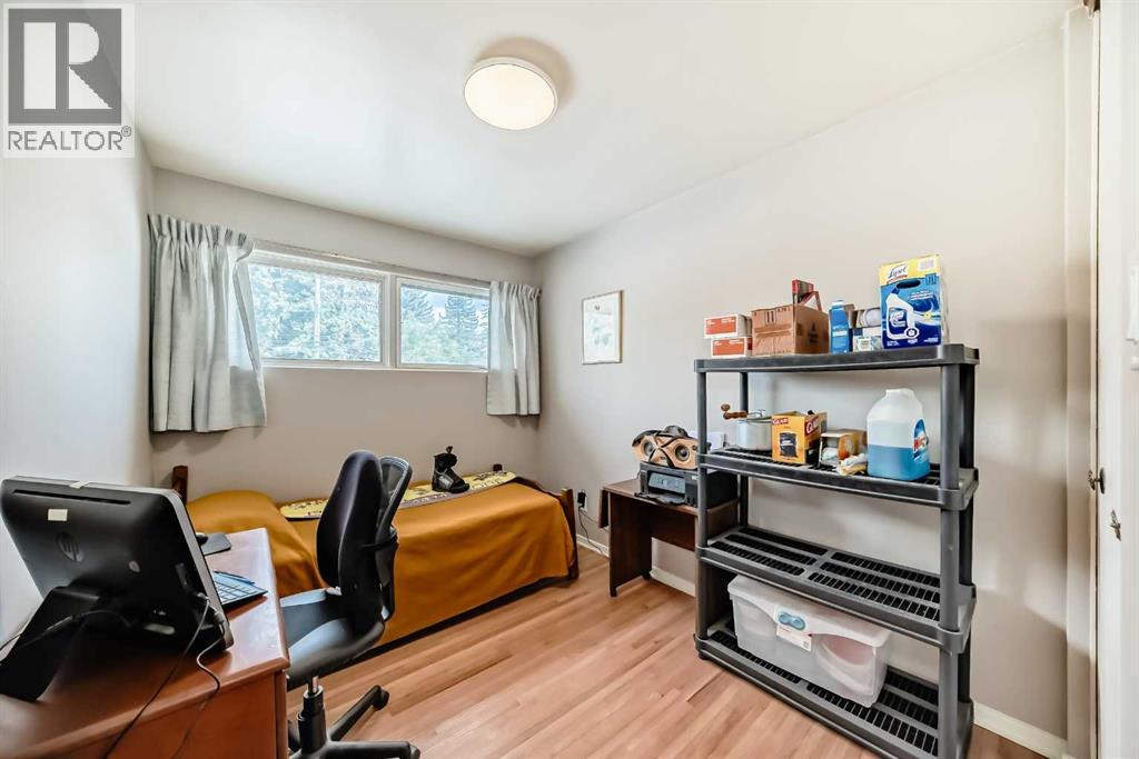 126 Springwood Drive Sw, Calgary, Alberta  T2W 0K5 - Photo 14 - A2261893