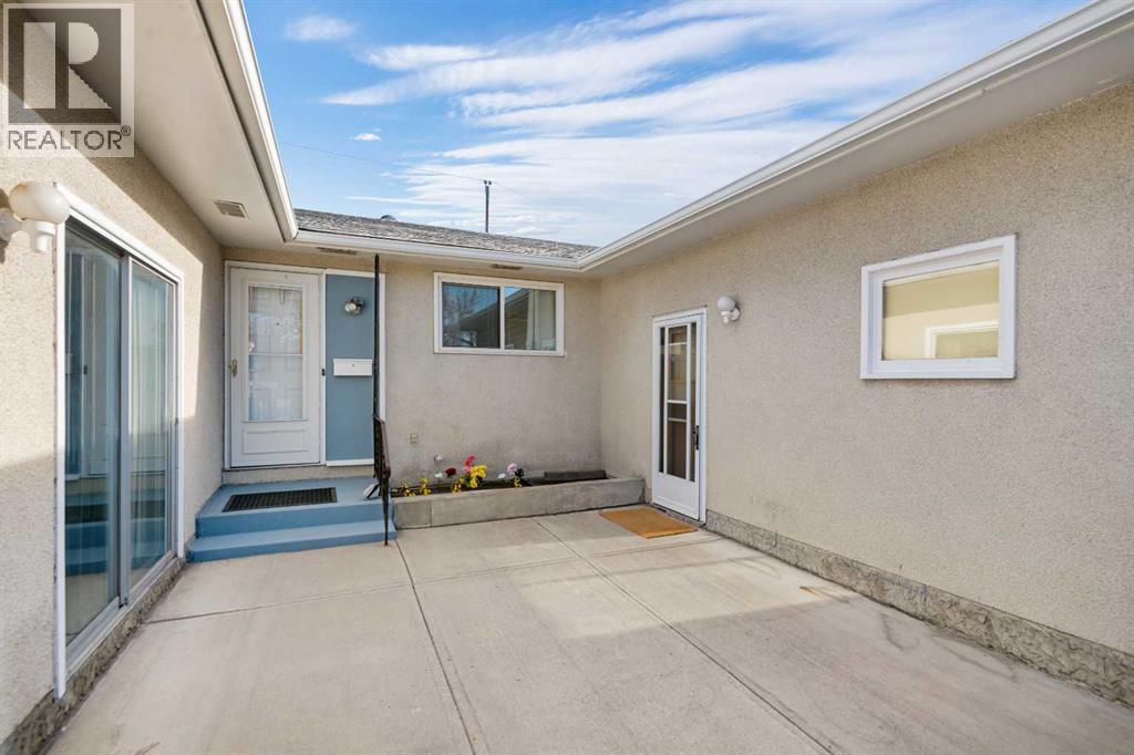 228 Queensland Drive Se, Calgary, Alberta  T2J 3R8 - Photo 4 - A2266895