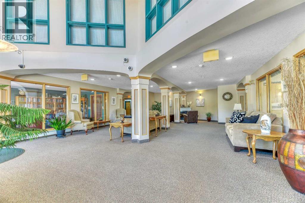 204, 7239 Sierra Morena Boulevard Sw, Calgary, Alberta  T3H 3L7 - Photo 5 - A2263850