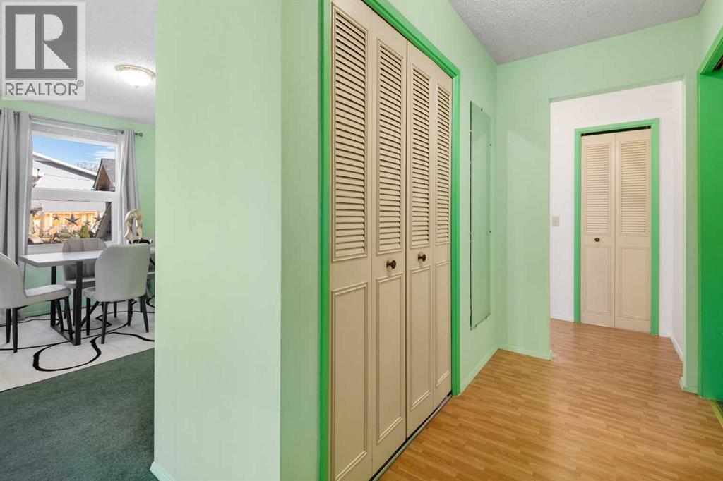 228 Queensland Drive Se, Calgary, Alberta  T2J 3R8 - Photo 7 - A2266895