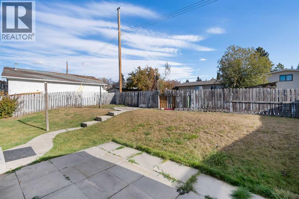228 Queensland Drive Se, Calgary, Alberta  T2J 3R8 - Photo 46 - A2266895