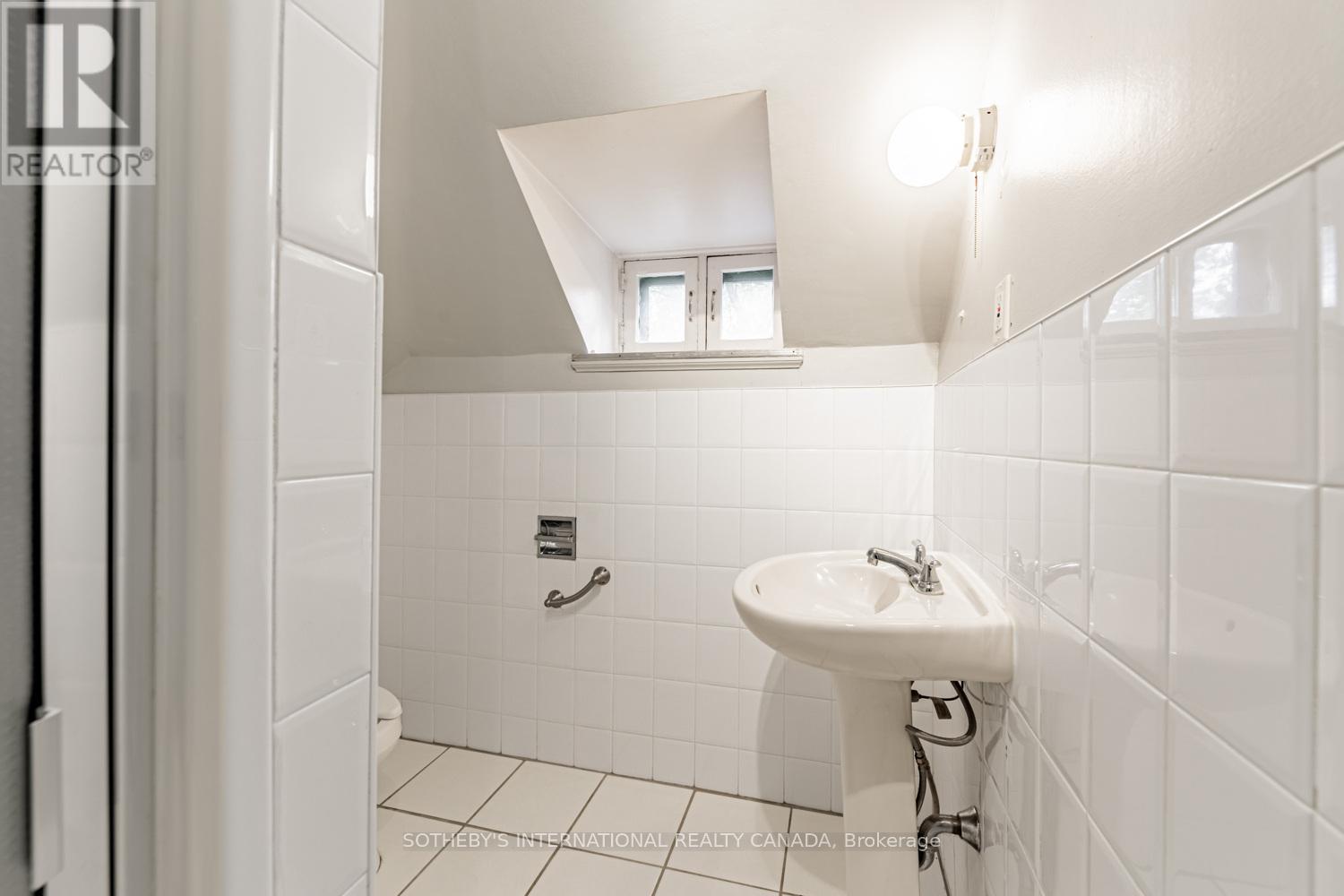 38 Foxbar Road, Toronto, Ontario  M4V 2G6 - Photo 36 - C12489116