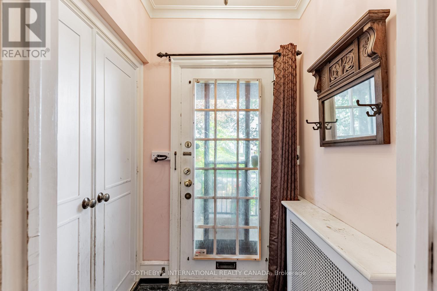 38 Foxbar Road, Toronto, Ontario  M4V 2G6 - Photo 5 - C12489116