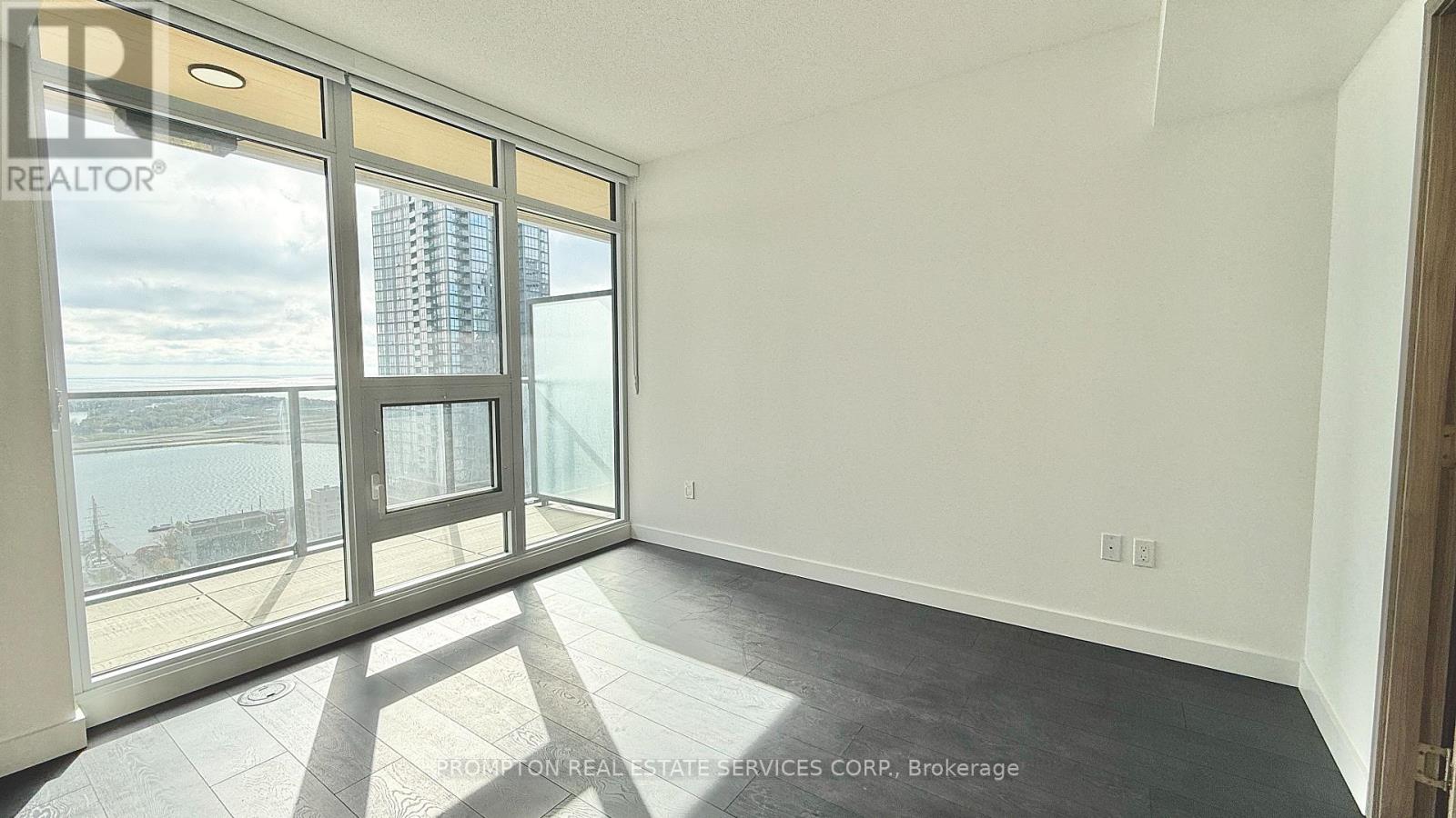 3310 - 3 Concord Cityplace Way, Toronto, Ontario  M5V 0X4 - Photo 4 - C12489144