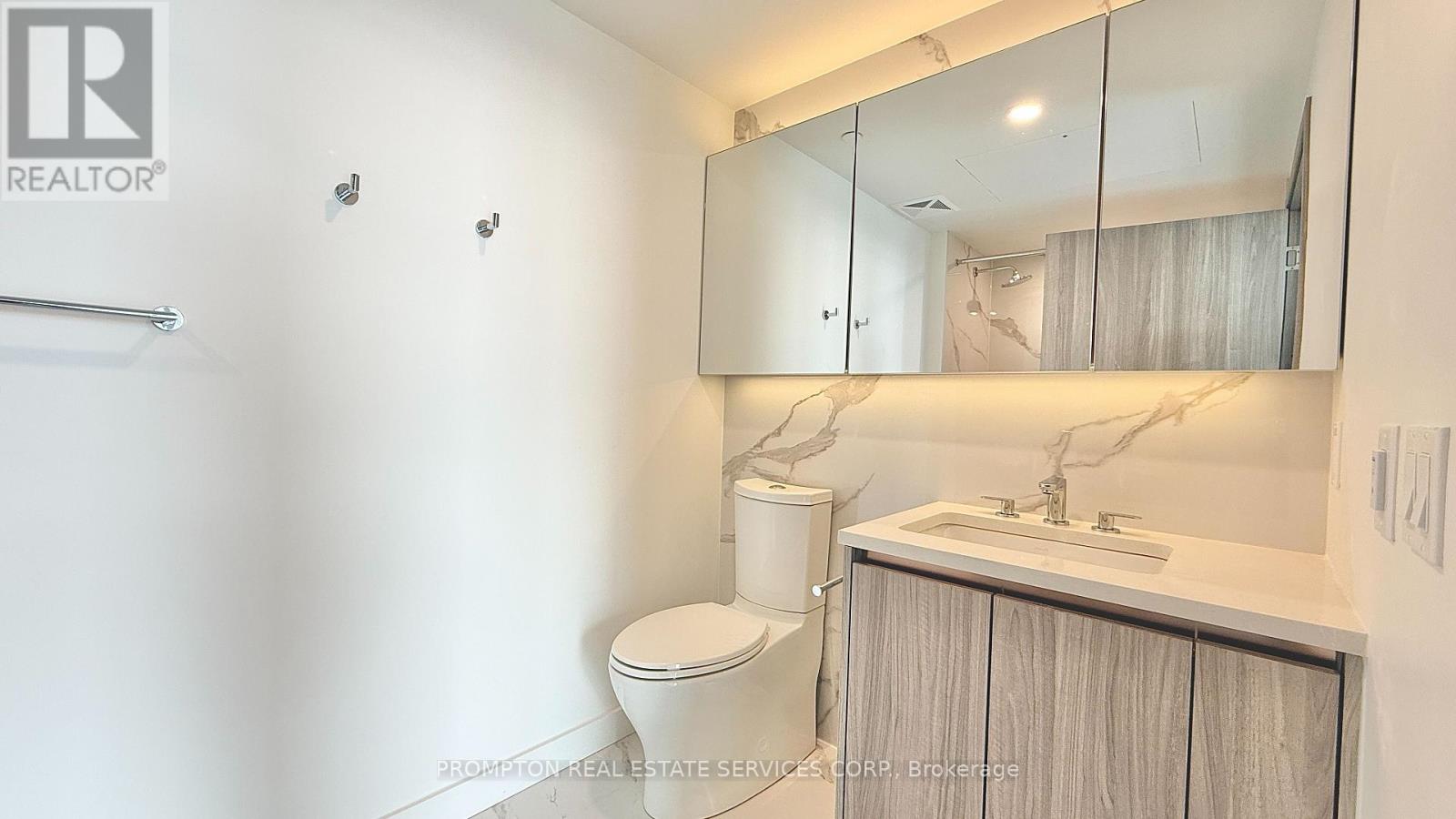 3310 - 3 Concord Cityplace Way, Toronto, Ontario  M5V 0X4 - Photo 5 - C12489144