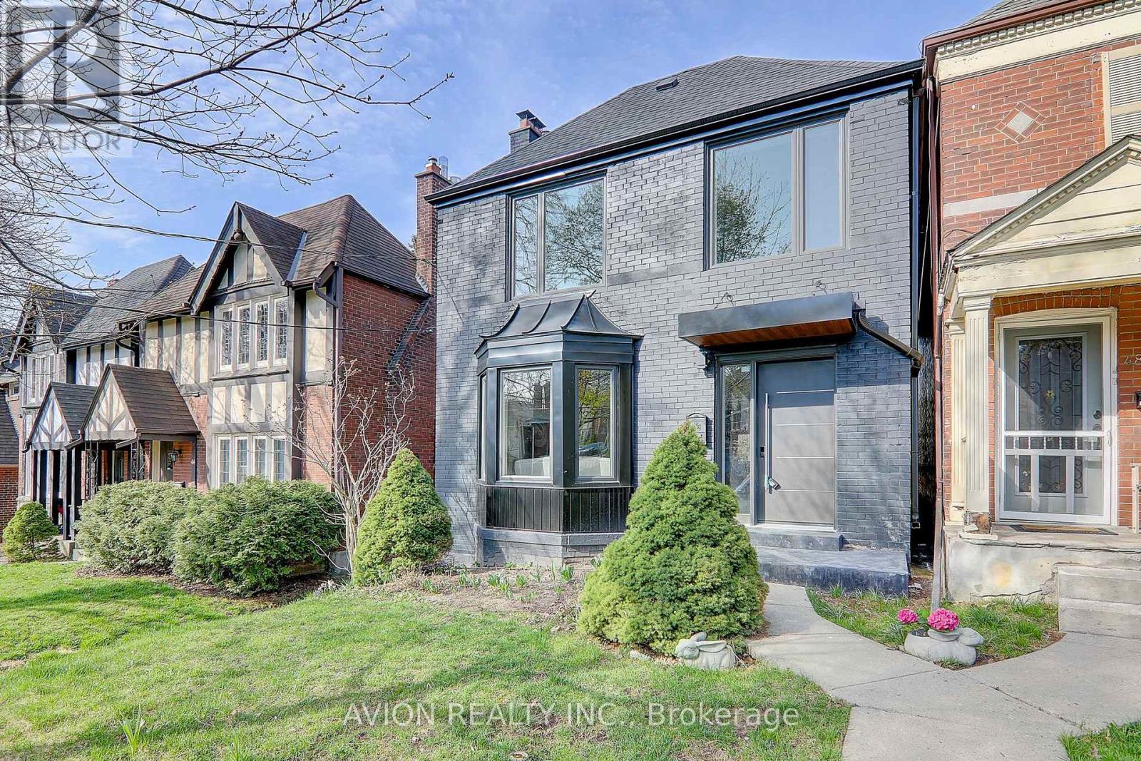 46 Braemar Avenue, Toronto, Ontario  M5P 2L2 - Photo 2 - C12489162