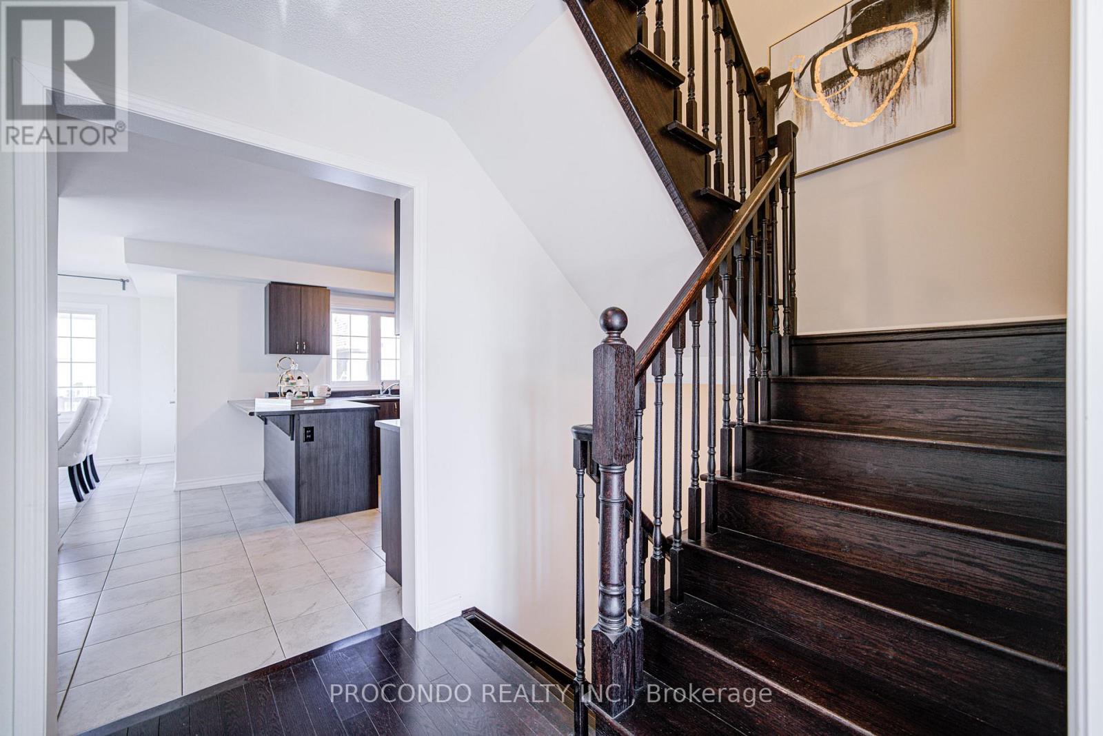 38 Bluegill Crescent, Whitby, Ontario  L1P 0E4 - Photo 14 - E12489132