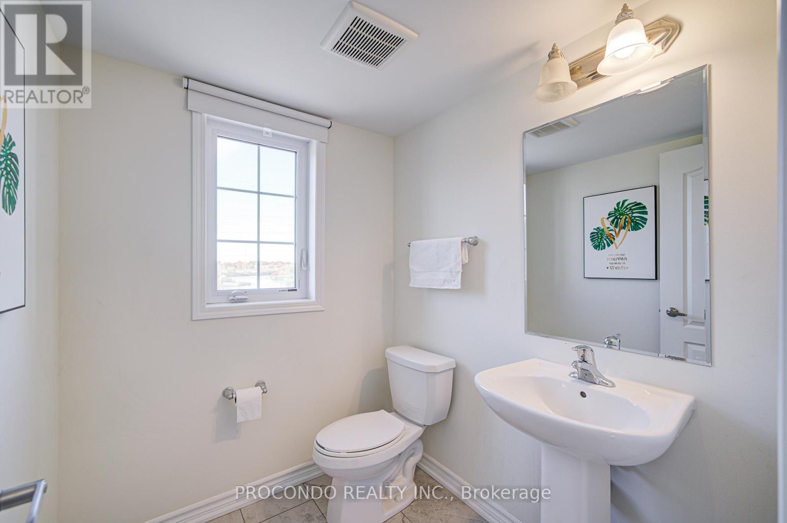 38 Bluegill Crescent, Whitby, Ontario  L1P 0E4 - Photo 15 - E12489132