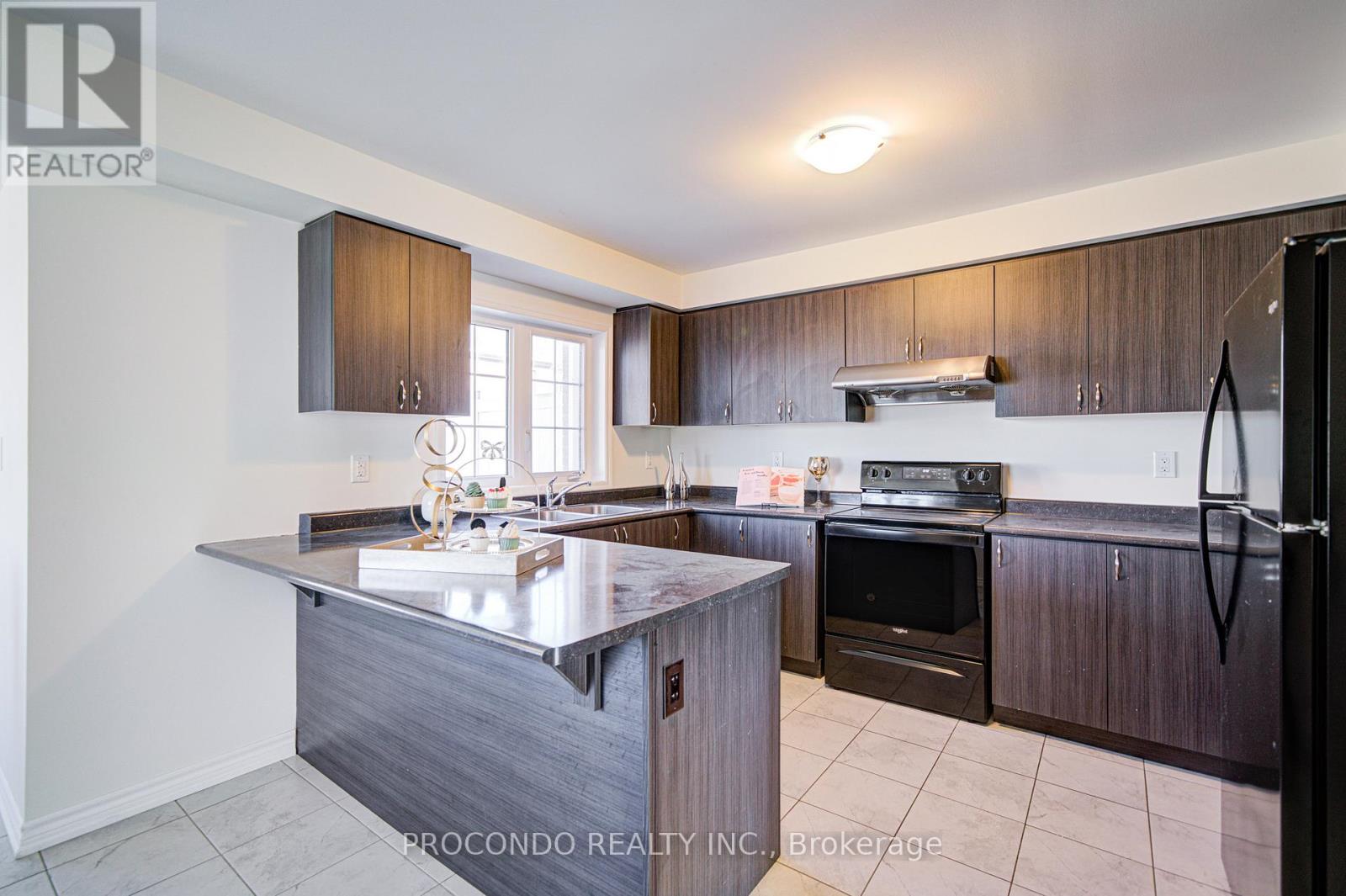 38 Bluegill Crescent, Whitby, Ontario  L1P 0E4 - Photo 17 - E12489132