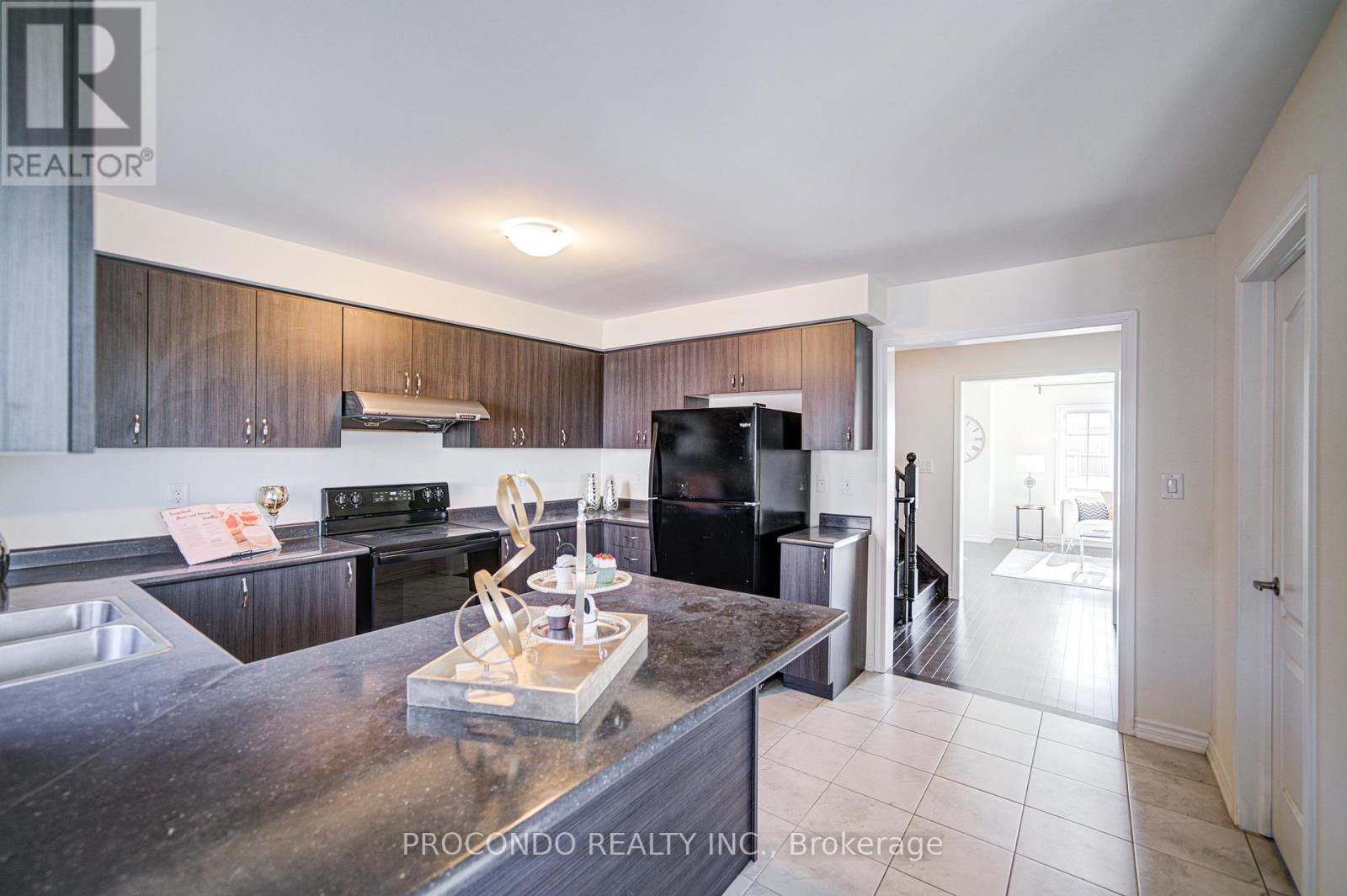 38 Bluegill Crescent, Whitby, Ontario  L1P 0E4 - Photo 18 - E12489132