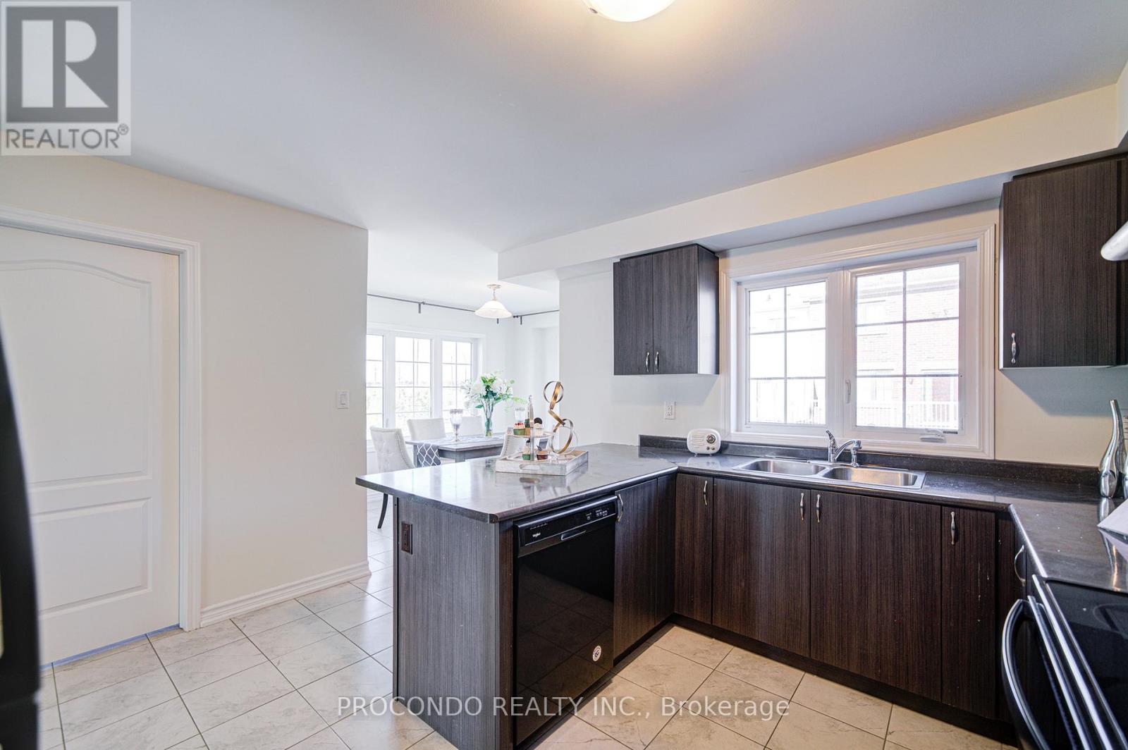 38 Bluegill Crescent, Whitby, Ontario  L1P 0E4 - Photo 19 - E12489132