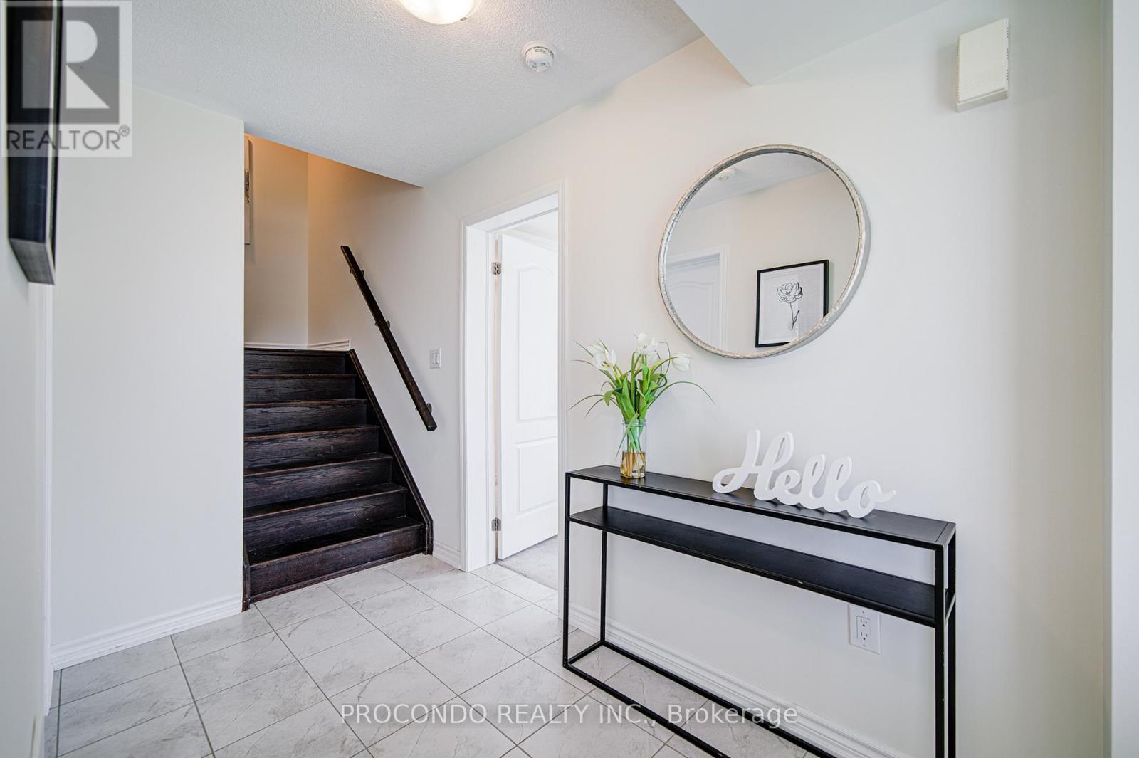 38 Bluegill Crescent, Whitby, Ontario  L1P 0E4 - Photo 5 - E12489132